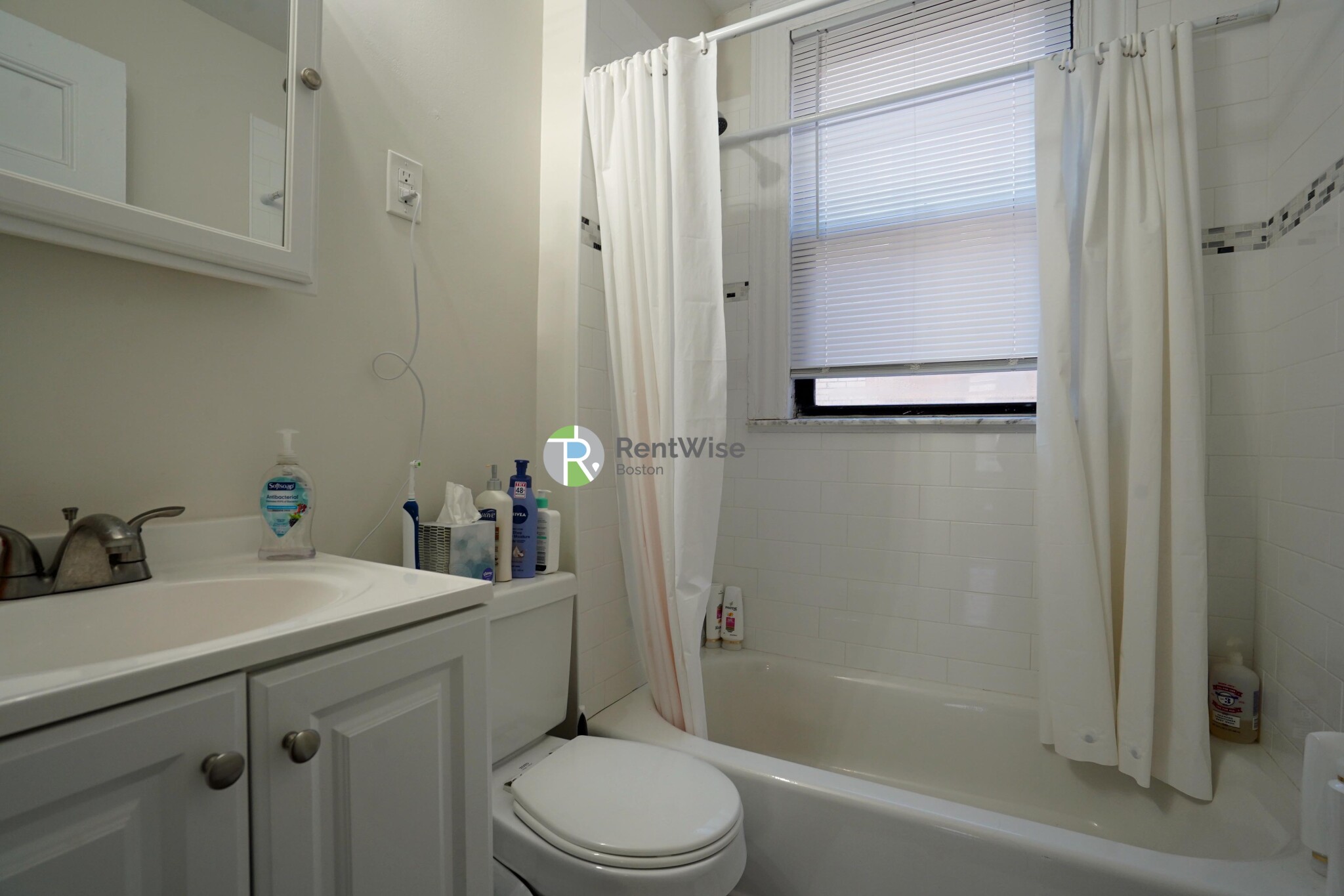 72 Gardner St, Allston