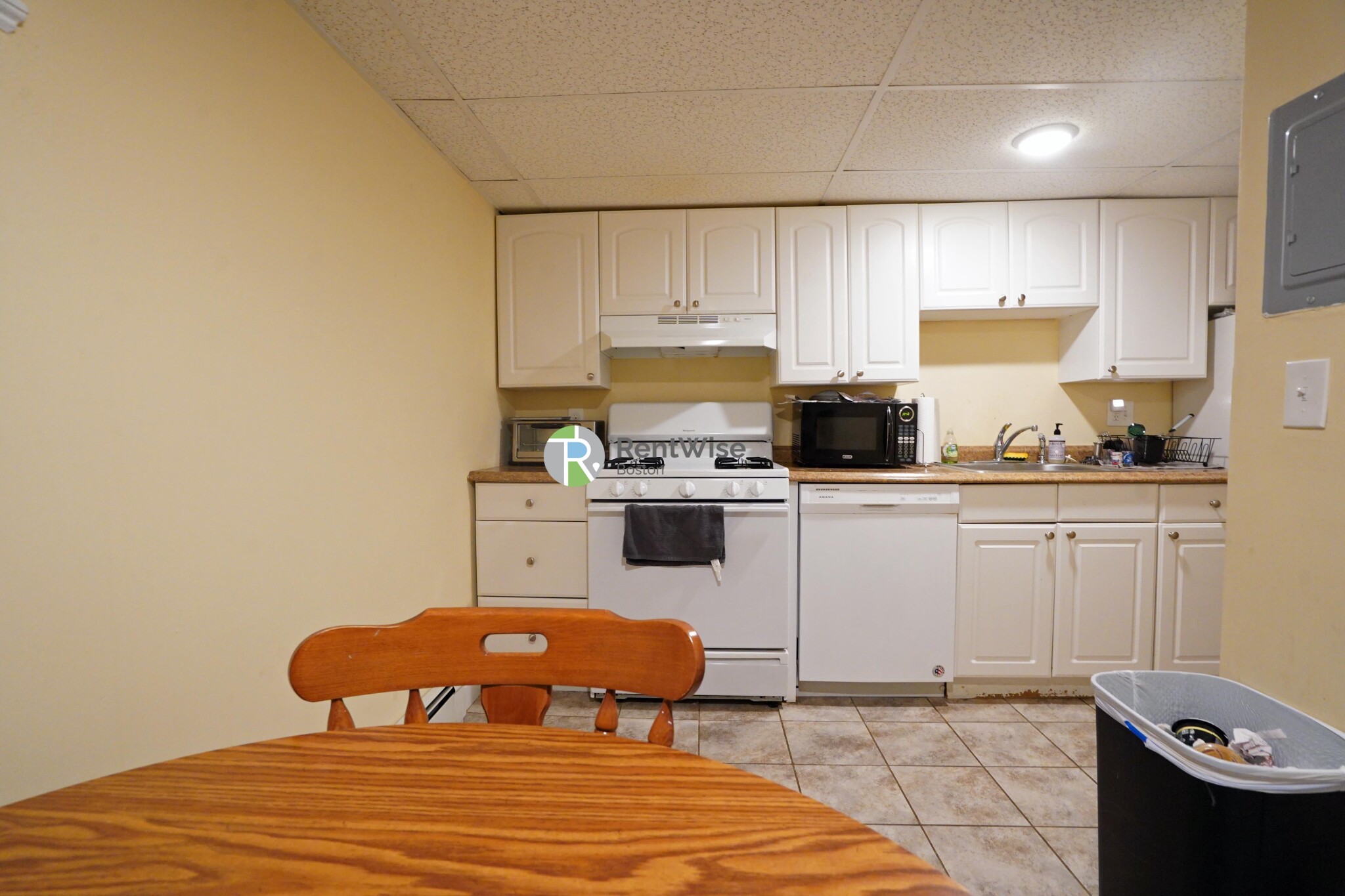 72 Gardner St, Allston