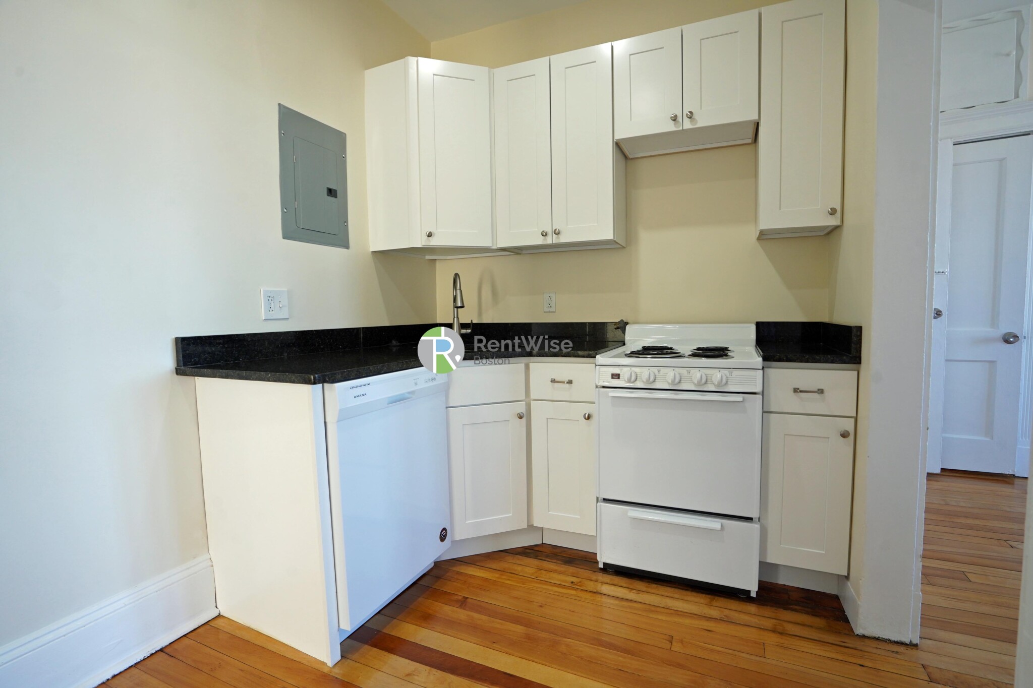 1212 Commonwealth Ave, Brighton