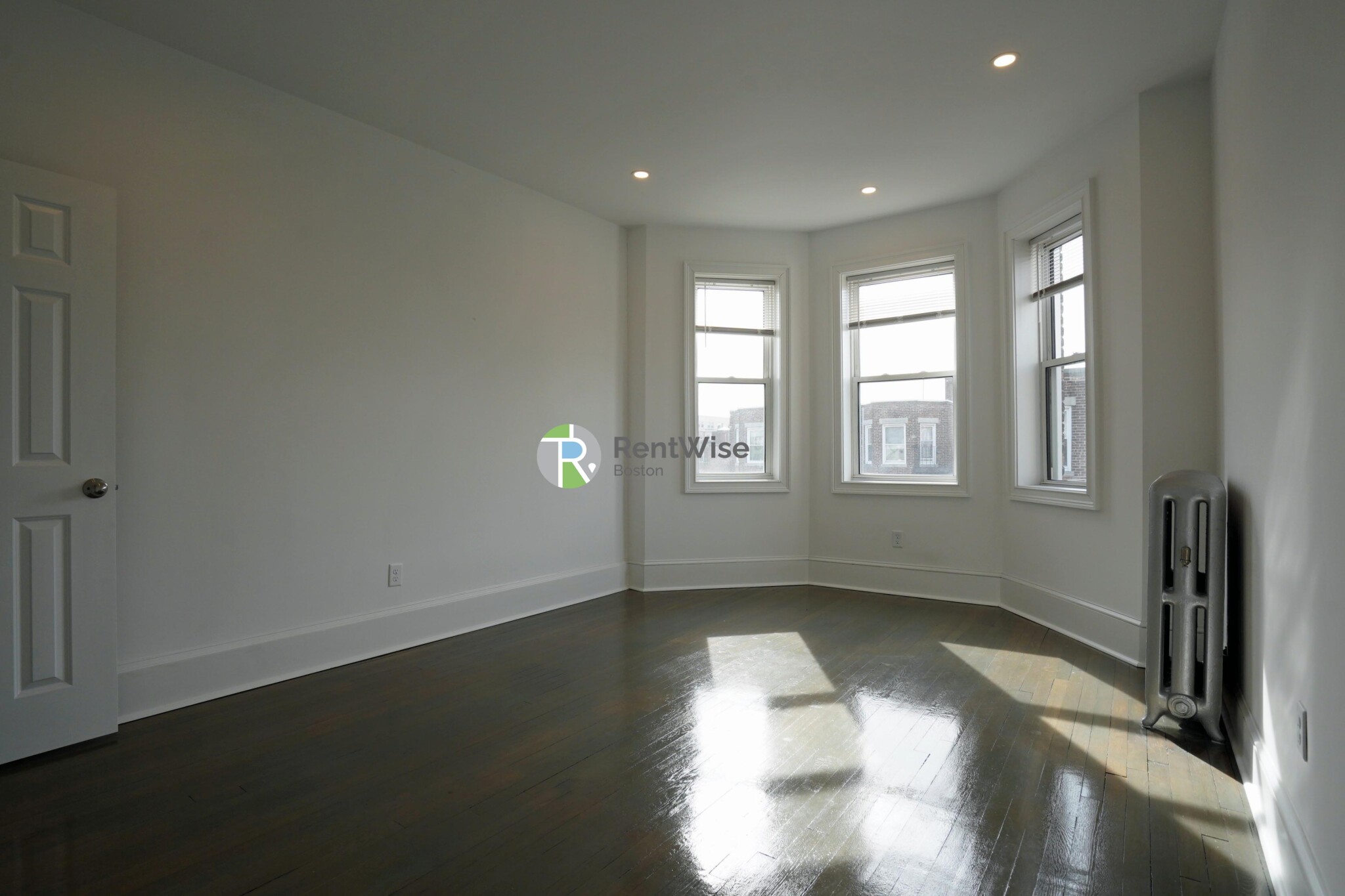 124 Peterborough St, Fenway