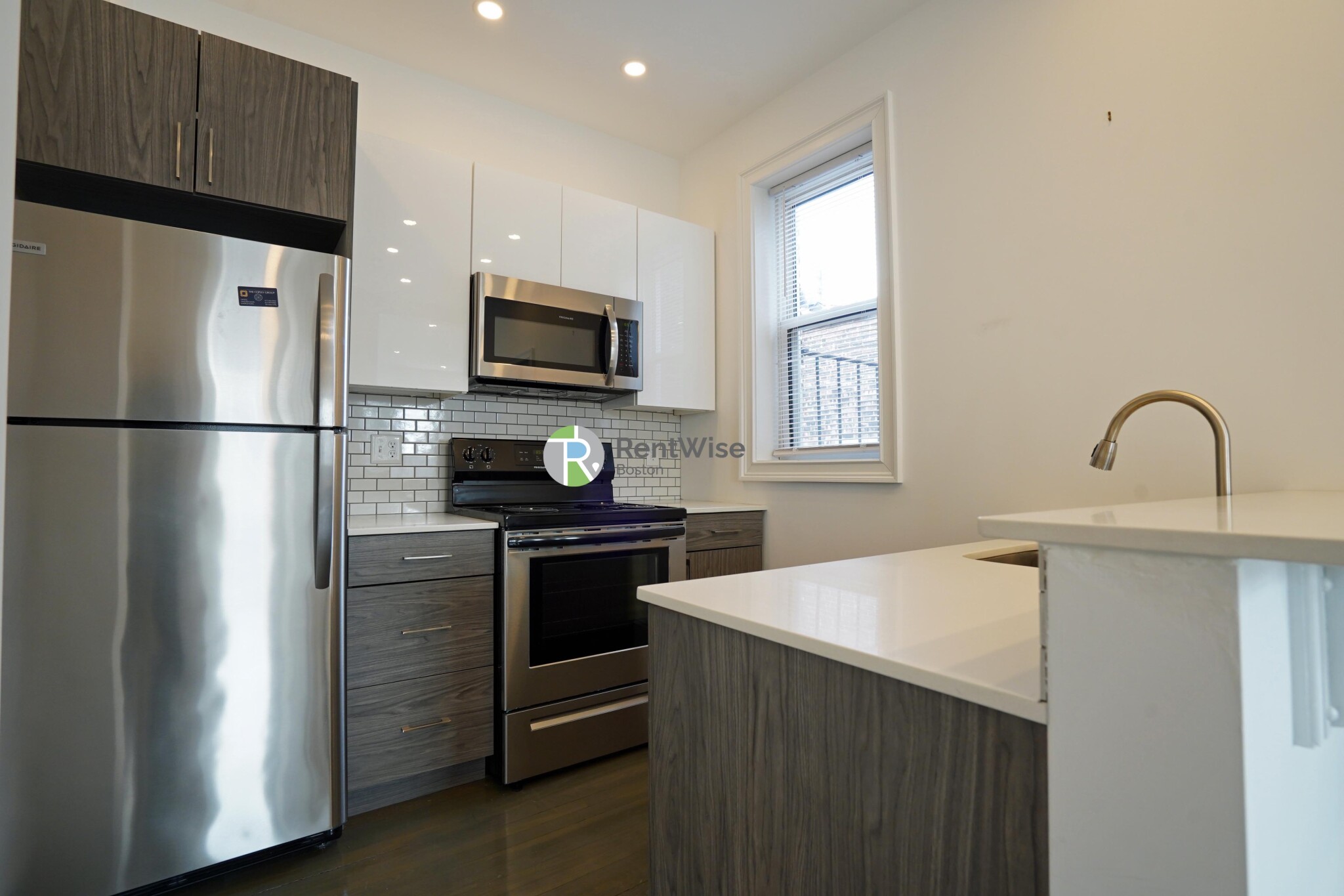 124 Peterborough St, Fenway