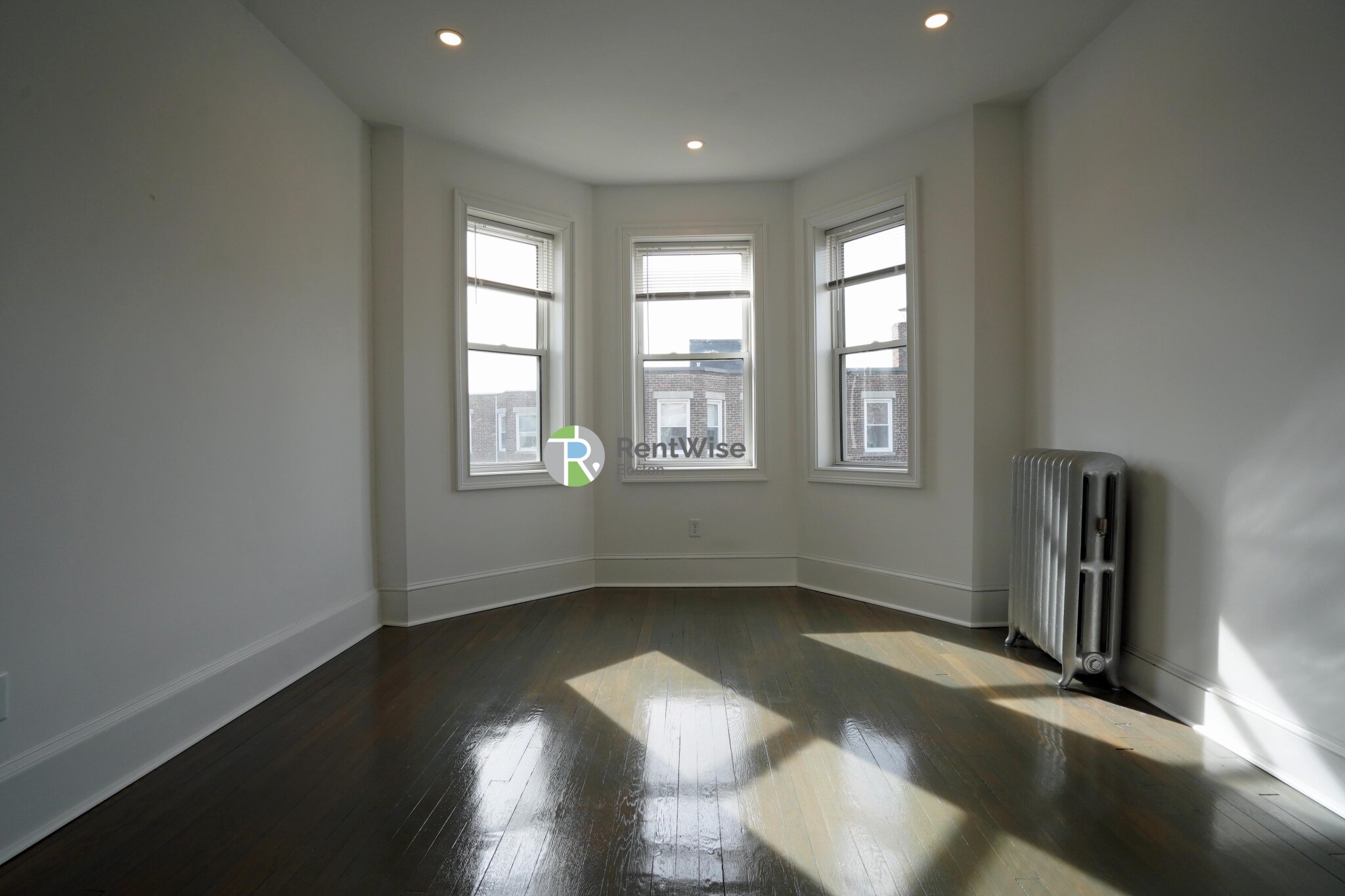 124 Peterborough St, Fenway