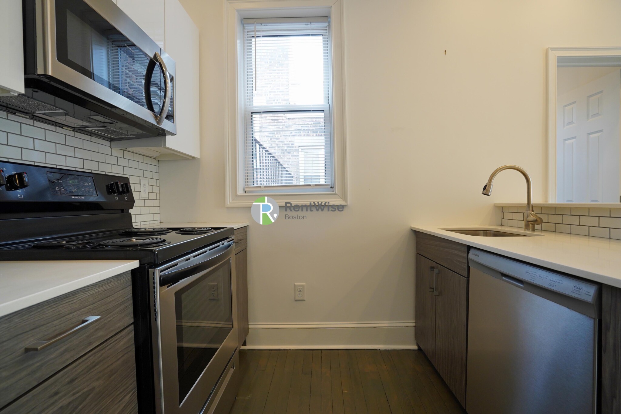 124 Peterborough St, Fenway