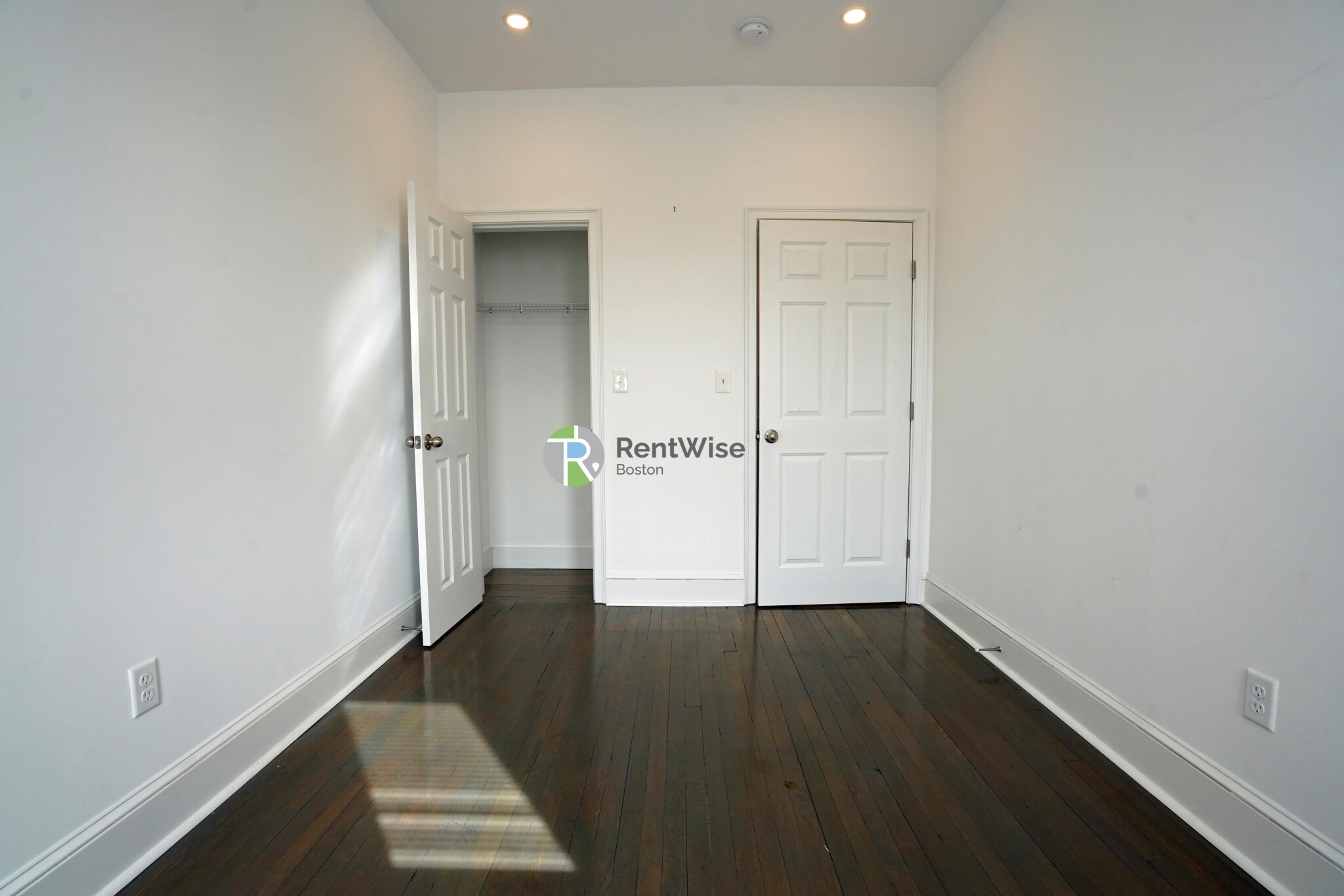 124 Peterborough St, Fenway