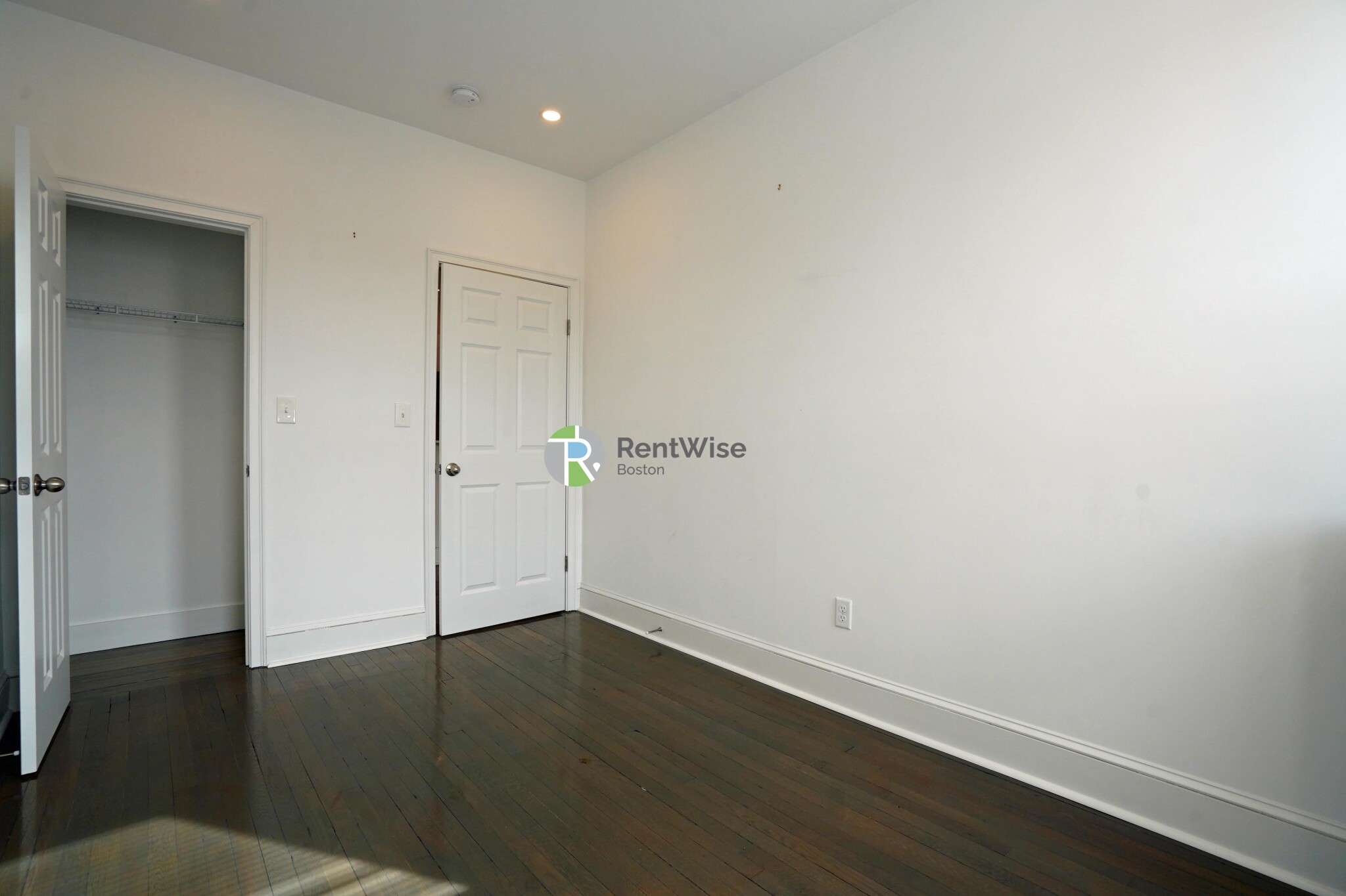 124 Peterborough St, Fenway