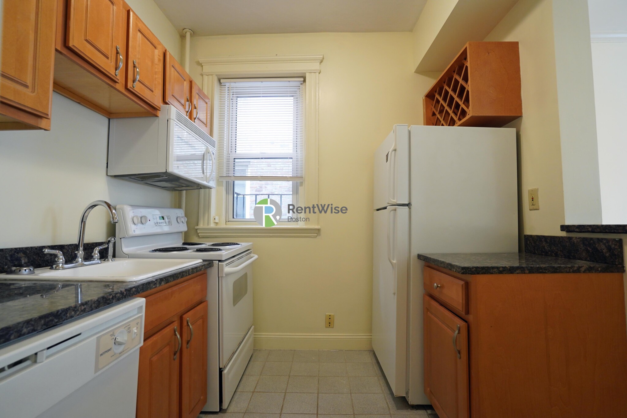 104 Queensberry St, Fenway