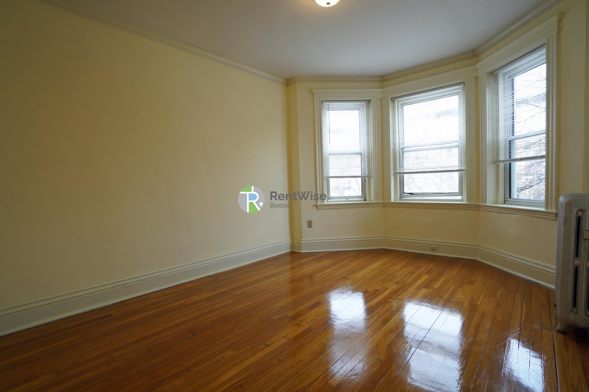 104 Queensberry St, Fenway