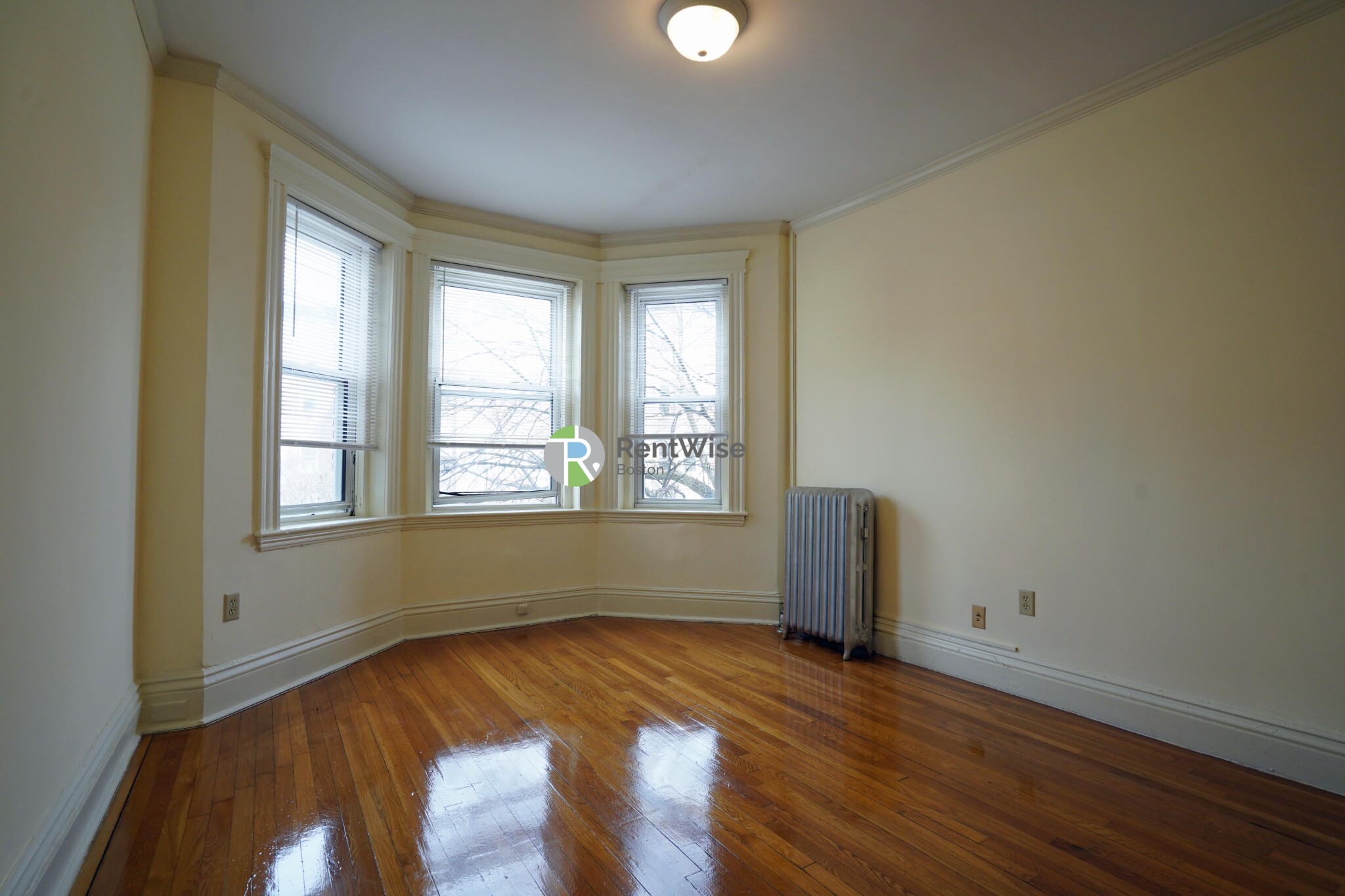 104 Queensberry St, Fenway