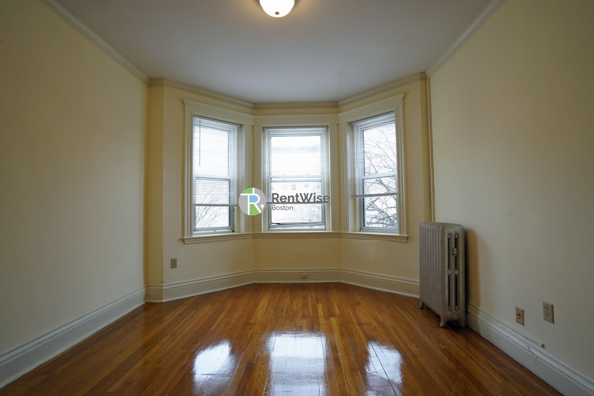 104 Queensberry St, Fenway