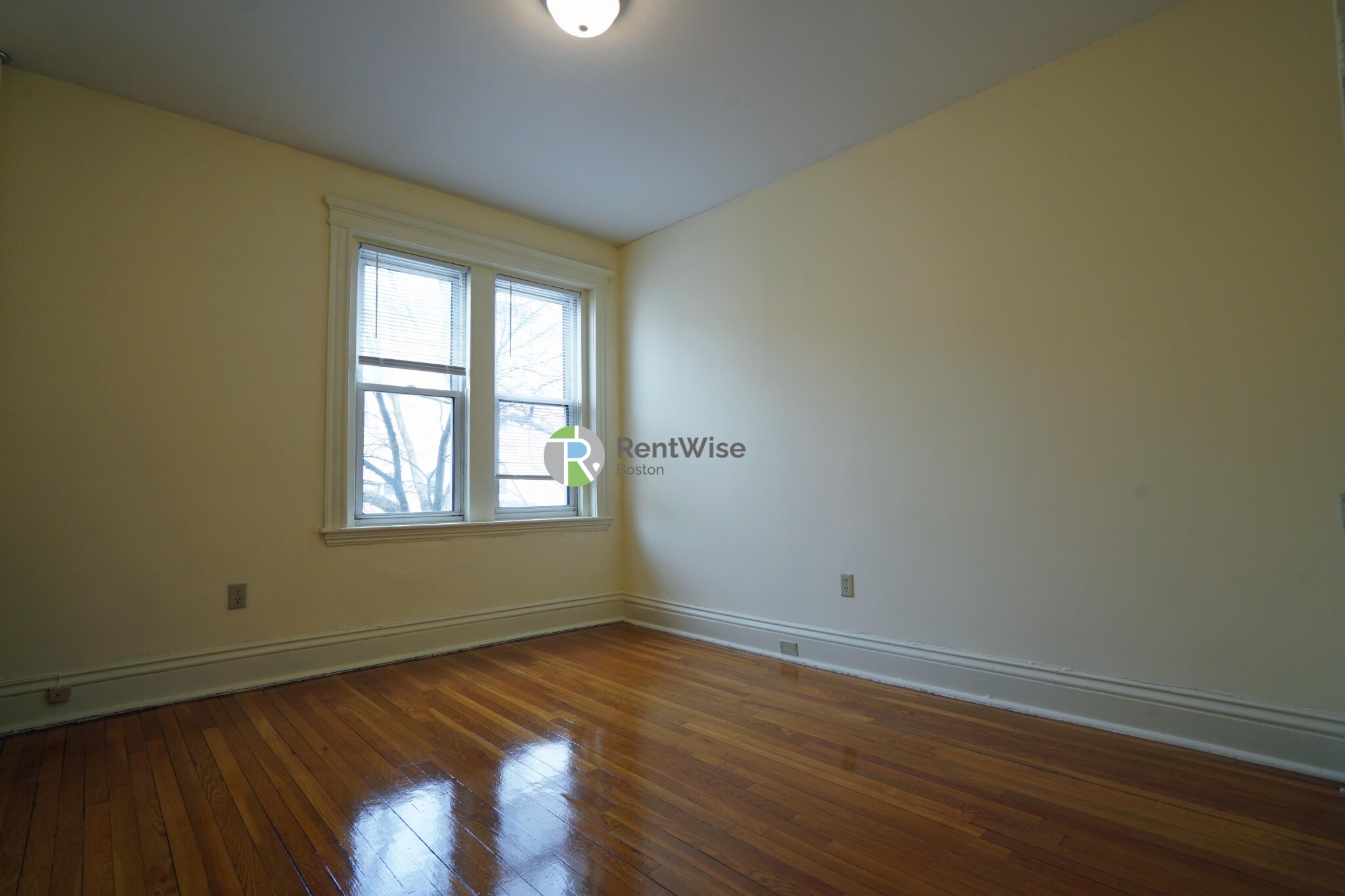 104 Queensberry St, Fenway