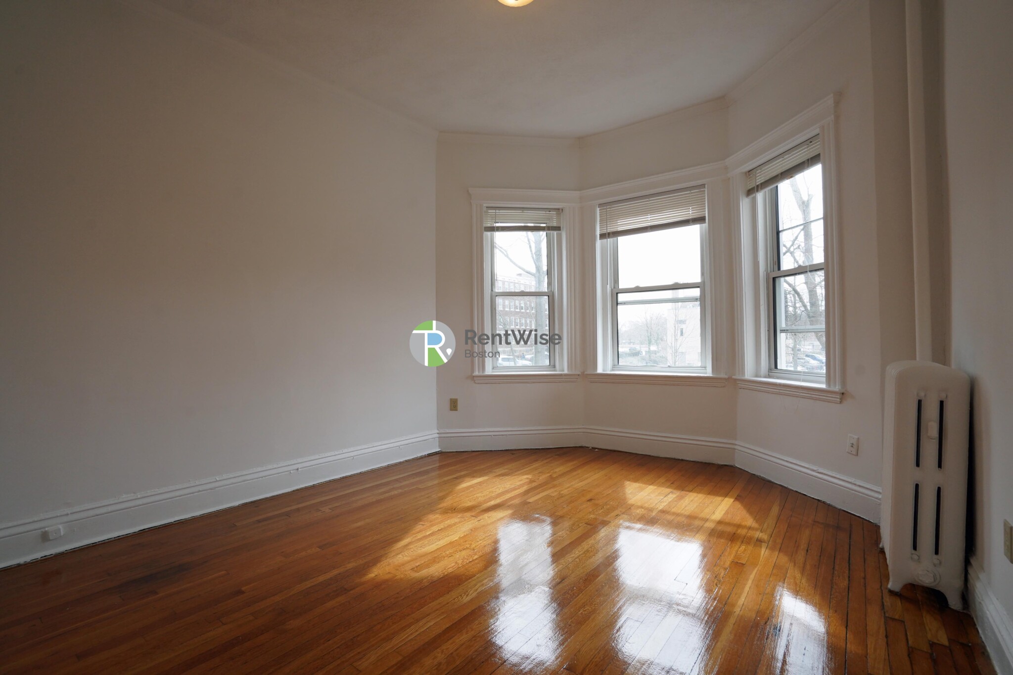 100 Queensberry St, Fenway