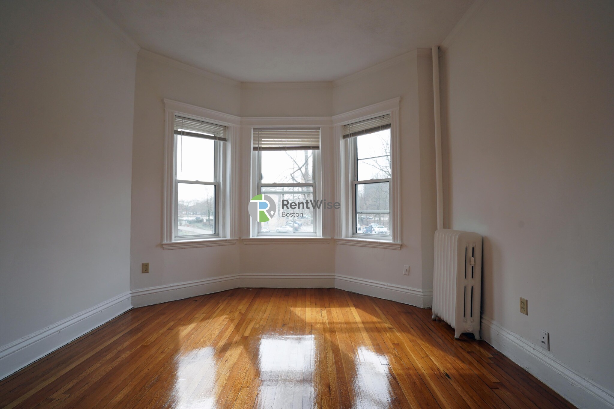 100 Queensberry St, Fenway