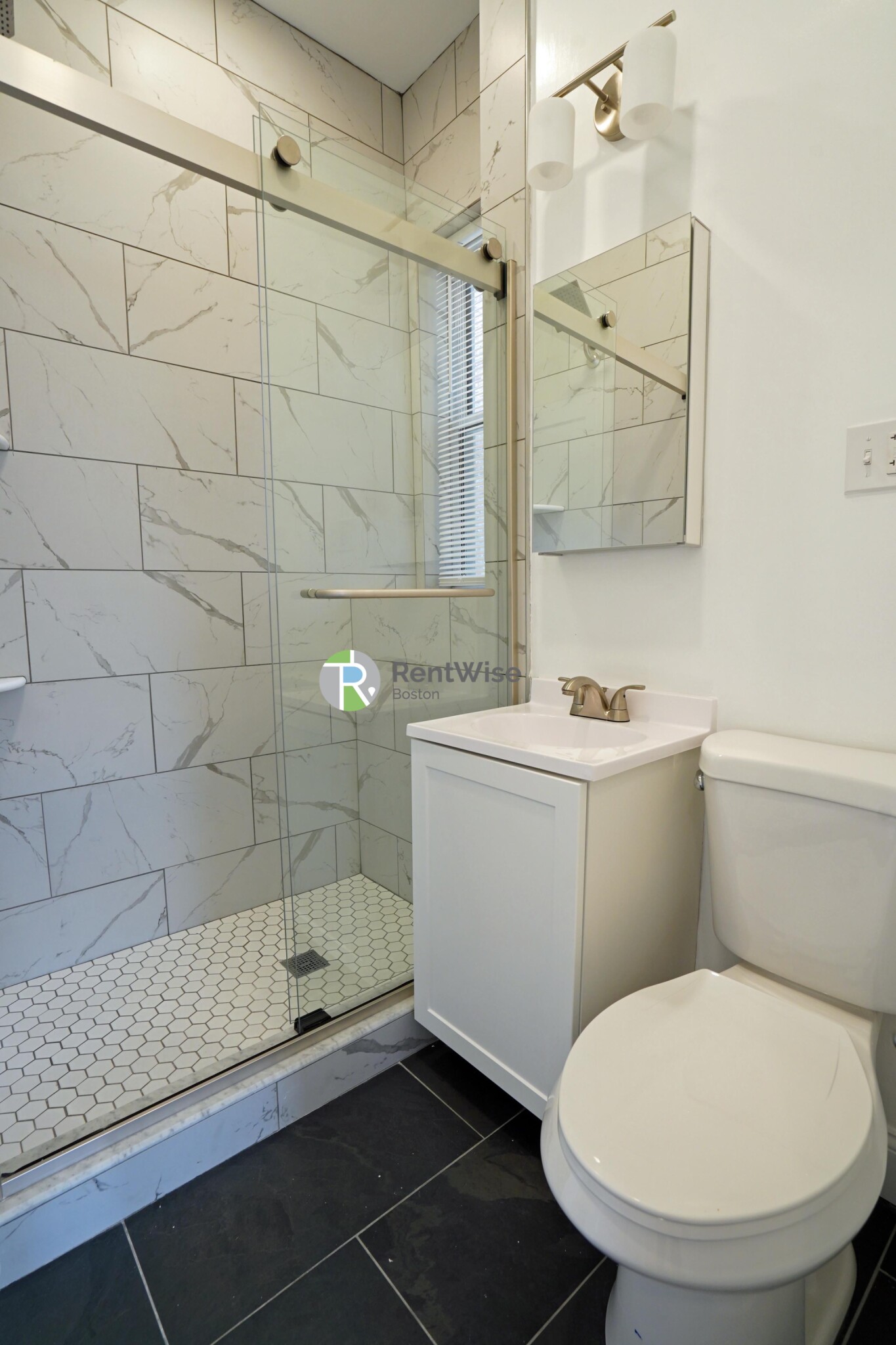 100 Queensberry St, Fenway