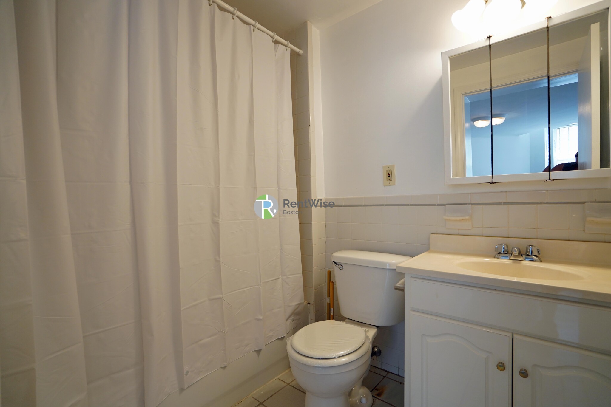 16 Queensberry St, Fenway