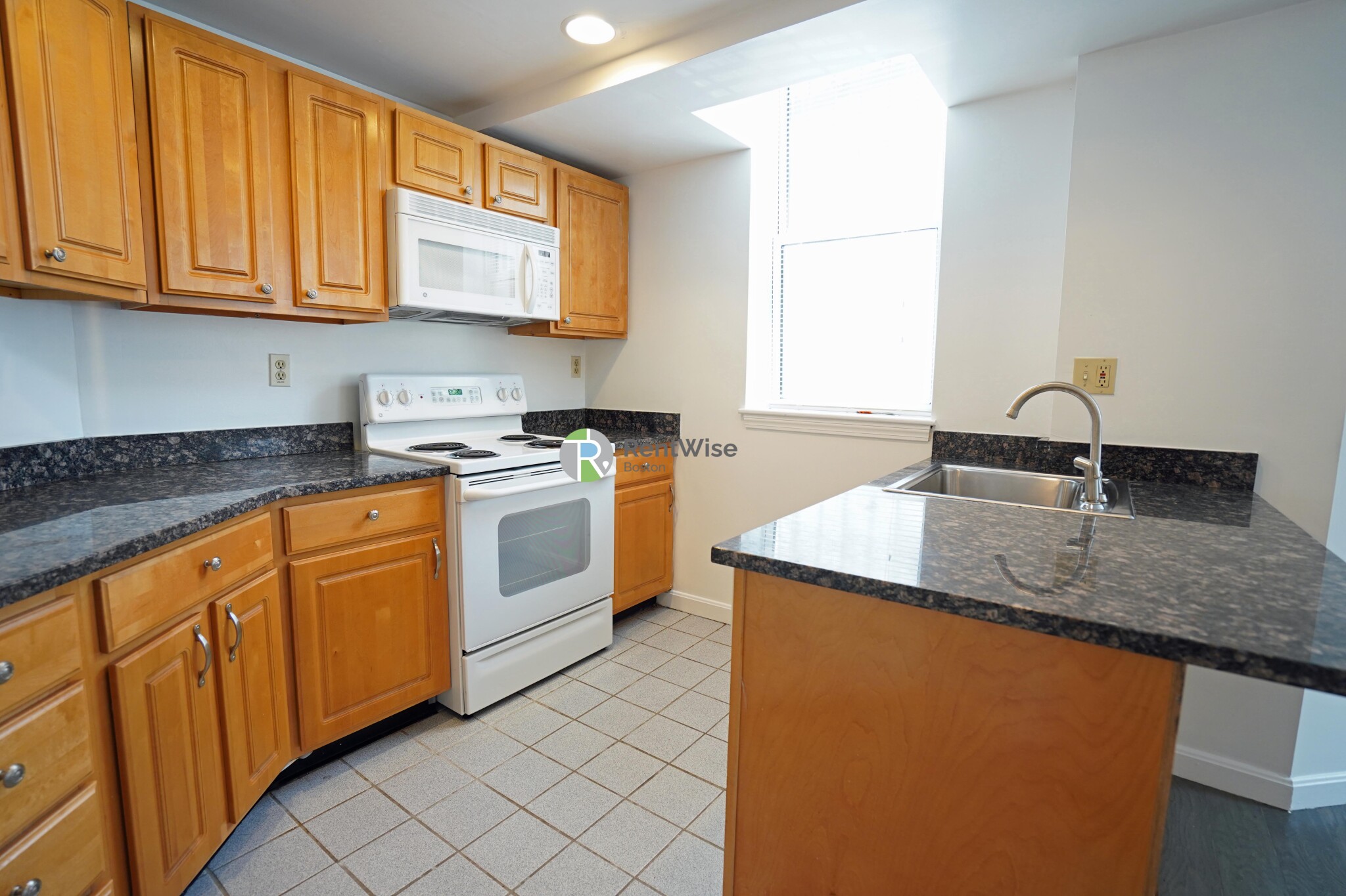 16 Queensberry St, Fenway