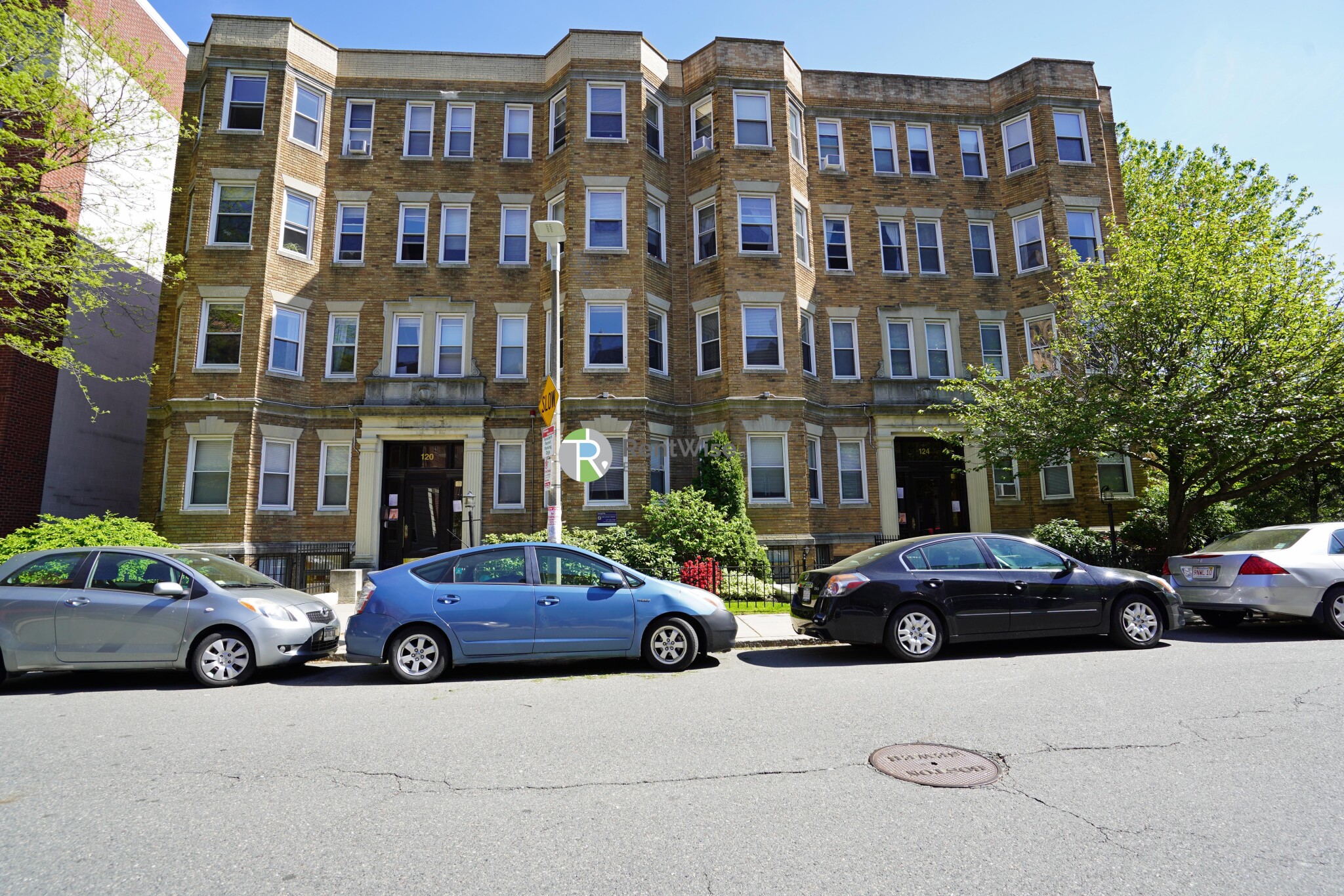 124 Peterborough St, Fenway