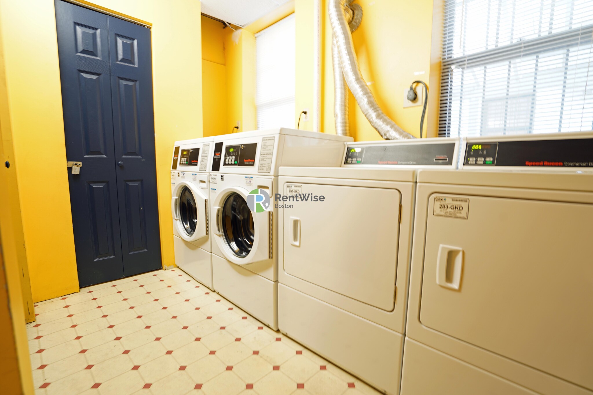 124 Peterborough St, Fenway