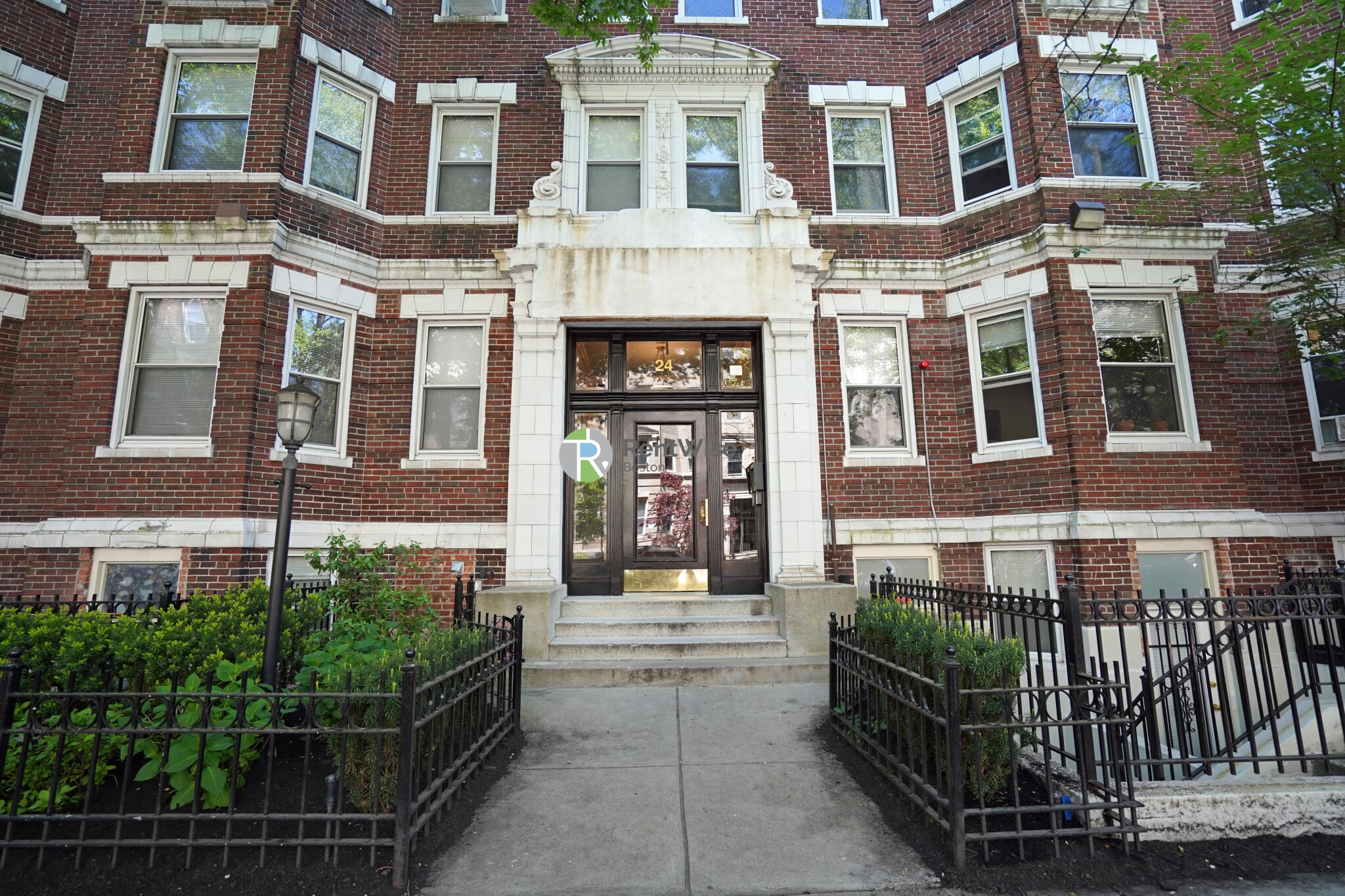 24 Queensberry St, Fenway