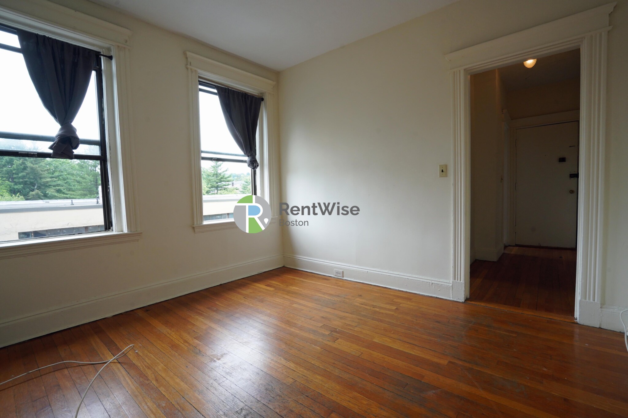 1148 Commonwealth Ave. - 2,300USD / month
