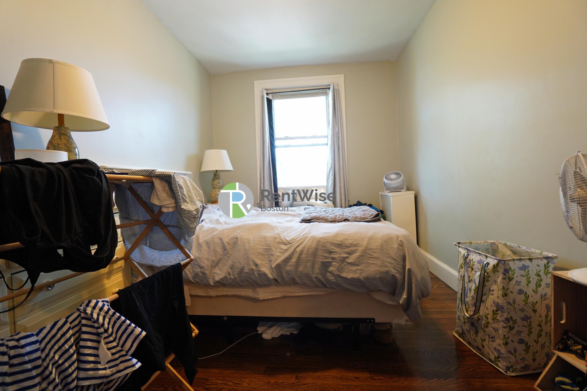 45 Carlton St, Longwood