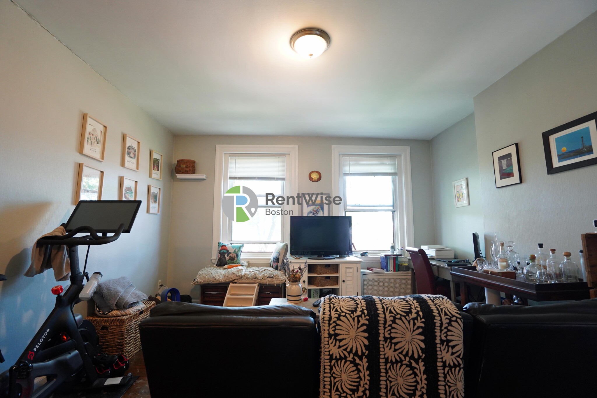 45 Carlton St, Longwood