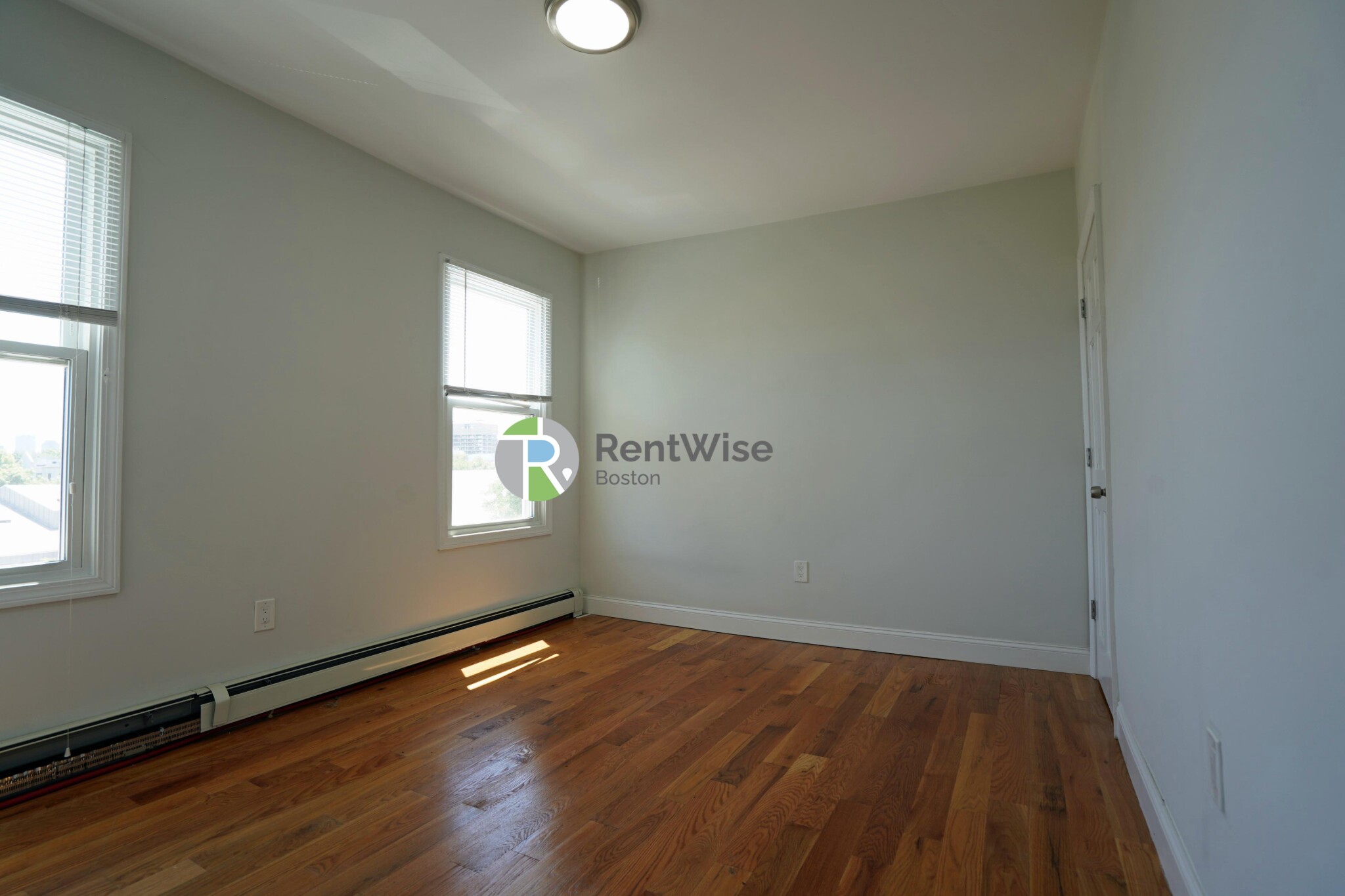 417 Cardinal Medeiros Ave, Wellington-Harrington