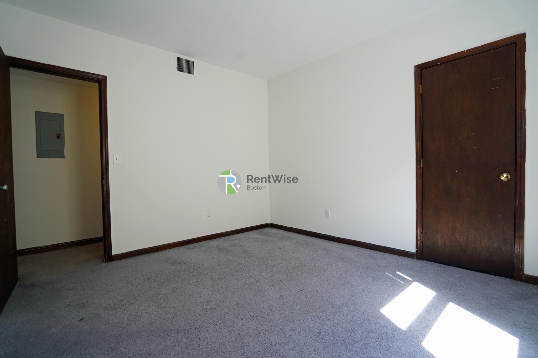 87 Sheridan St, Jamaica Plain