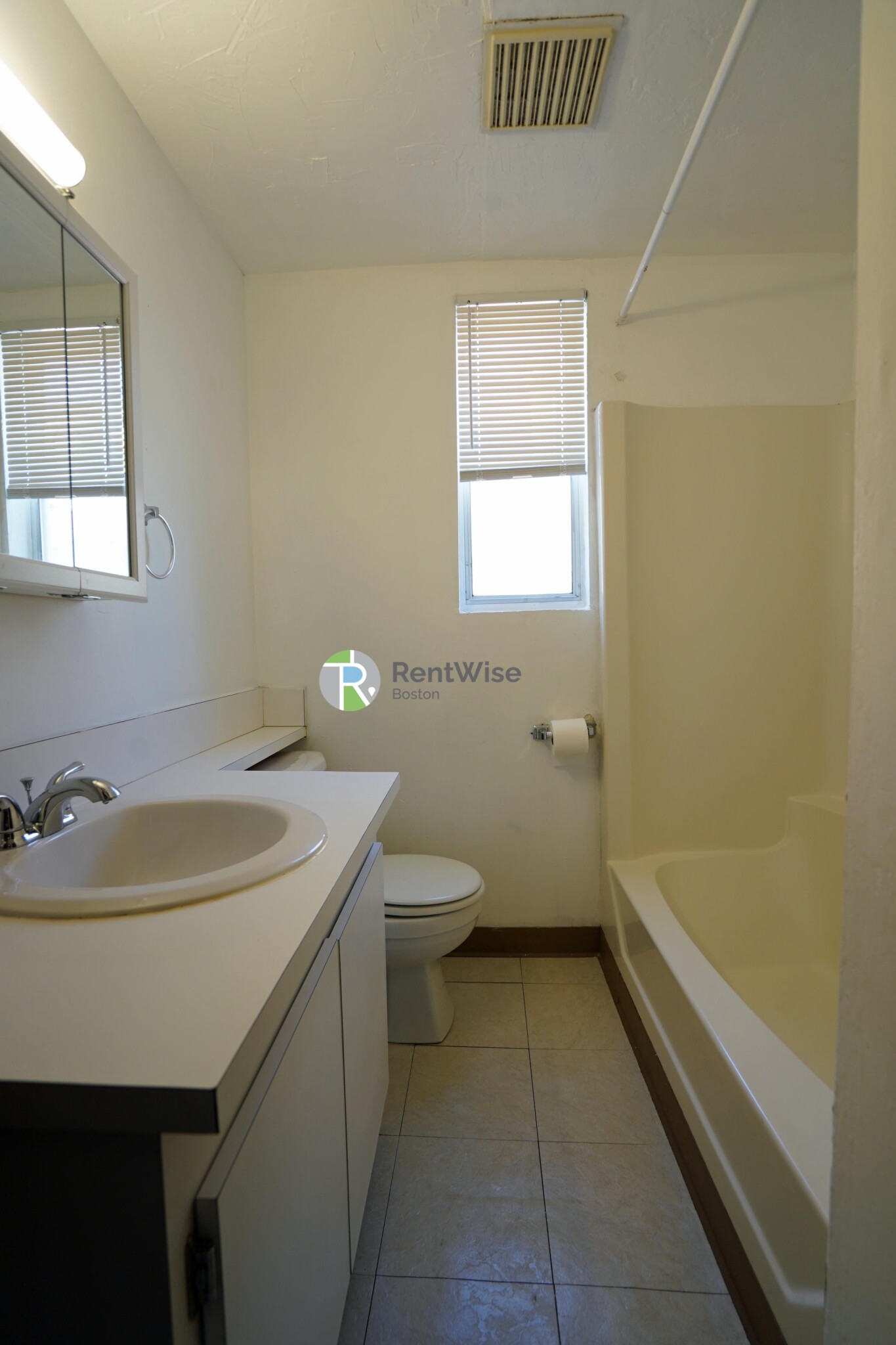 87 Sheridan St, Jamaica Plain