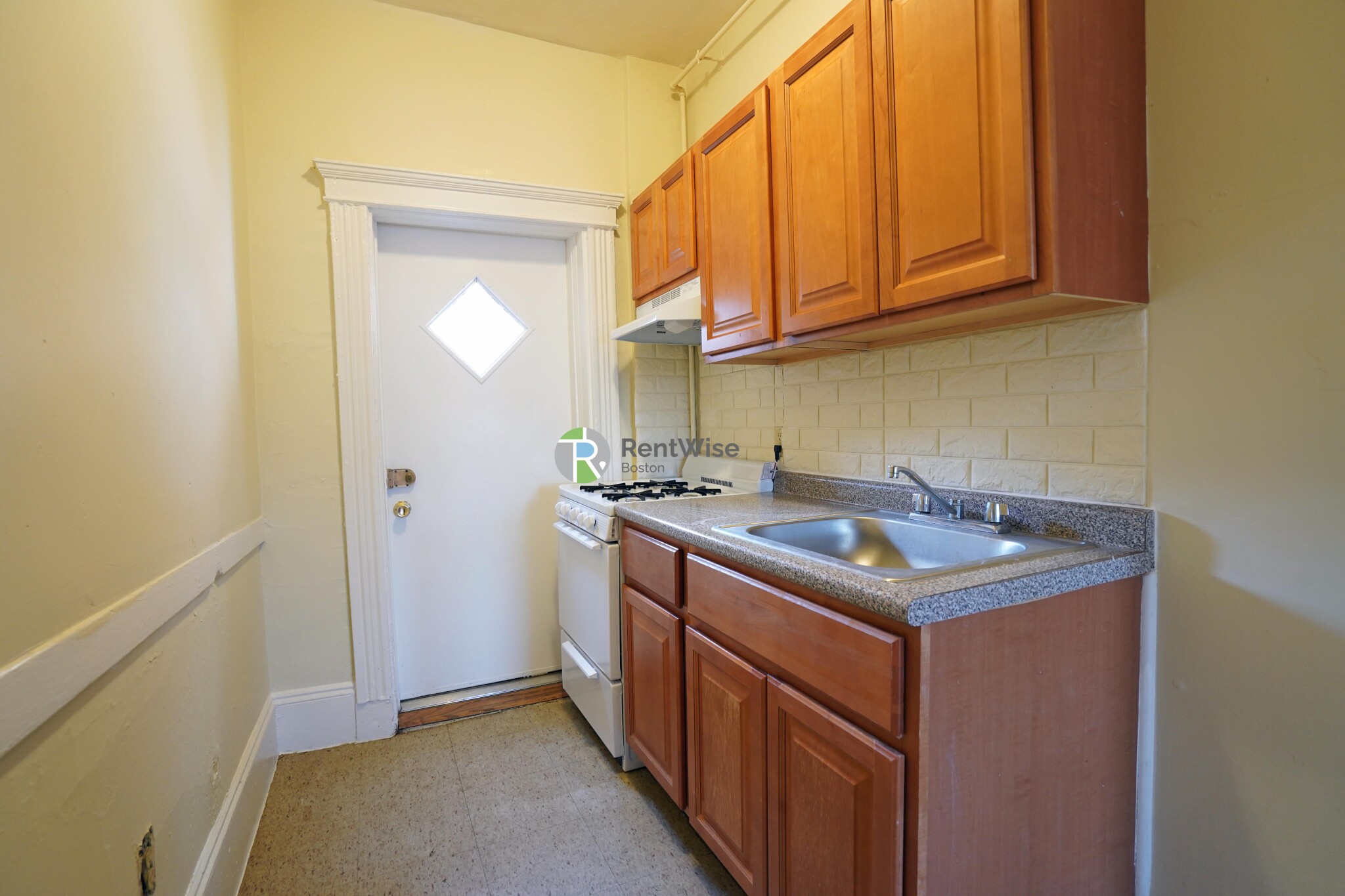 11 Royce Rd, Allston