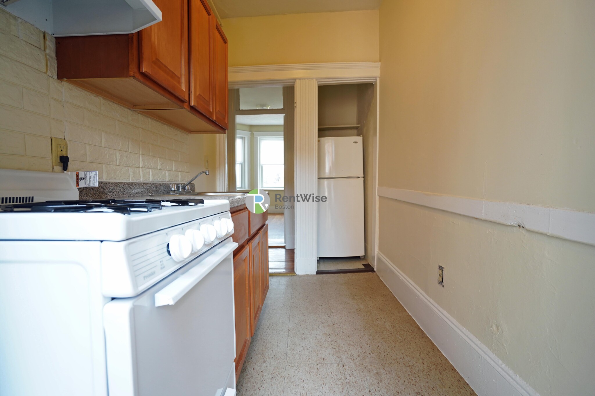 11 Royce Rd, Allston