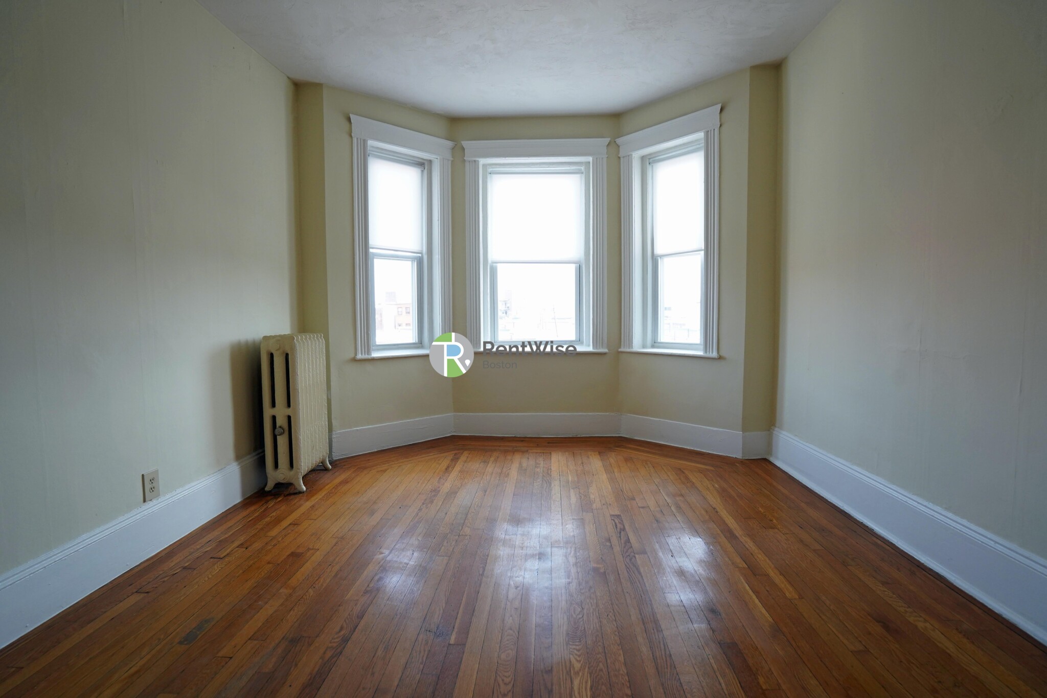 11 Royce Rd, Allston