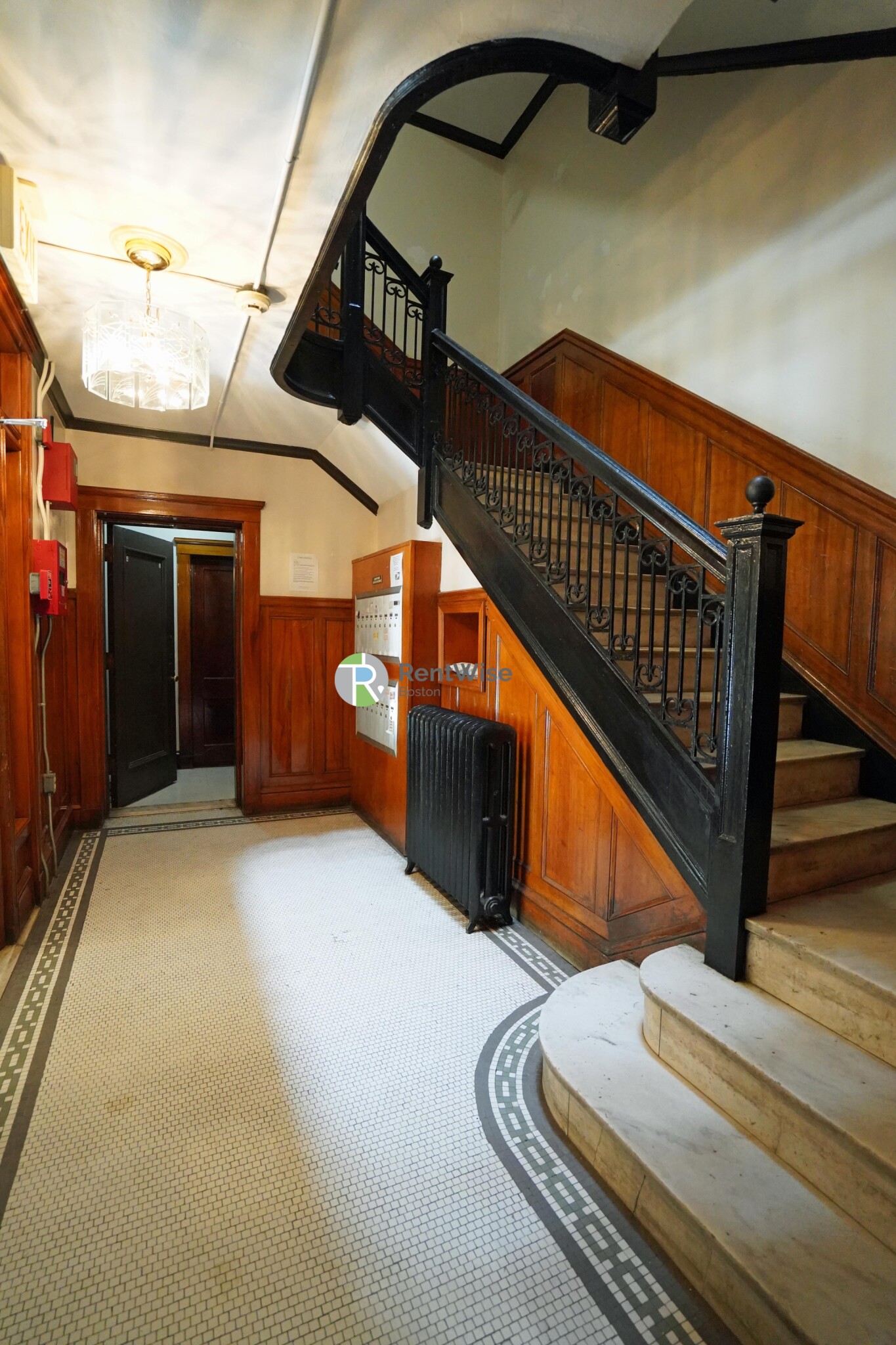 15 Gardner St, Allston