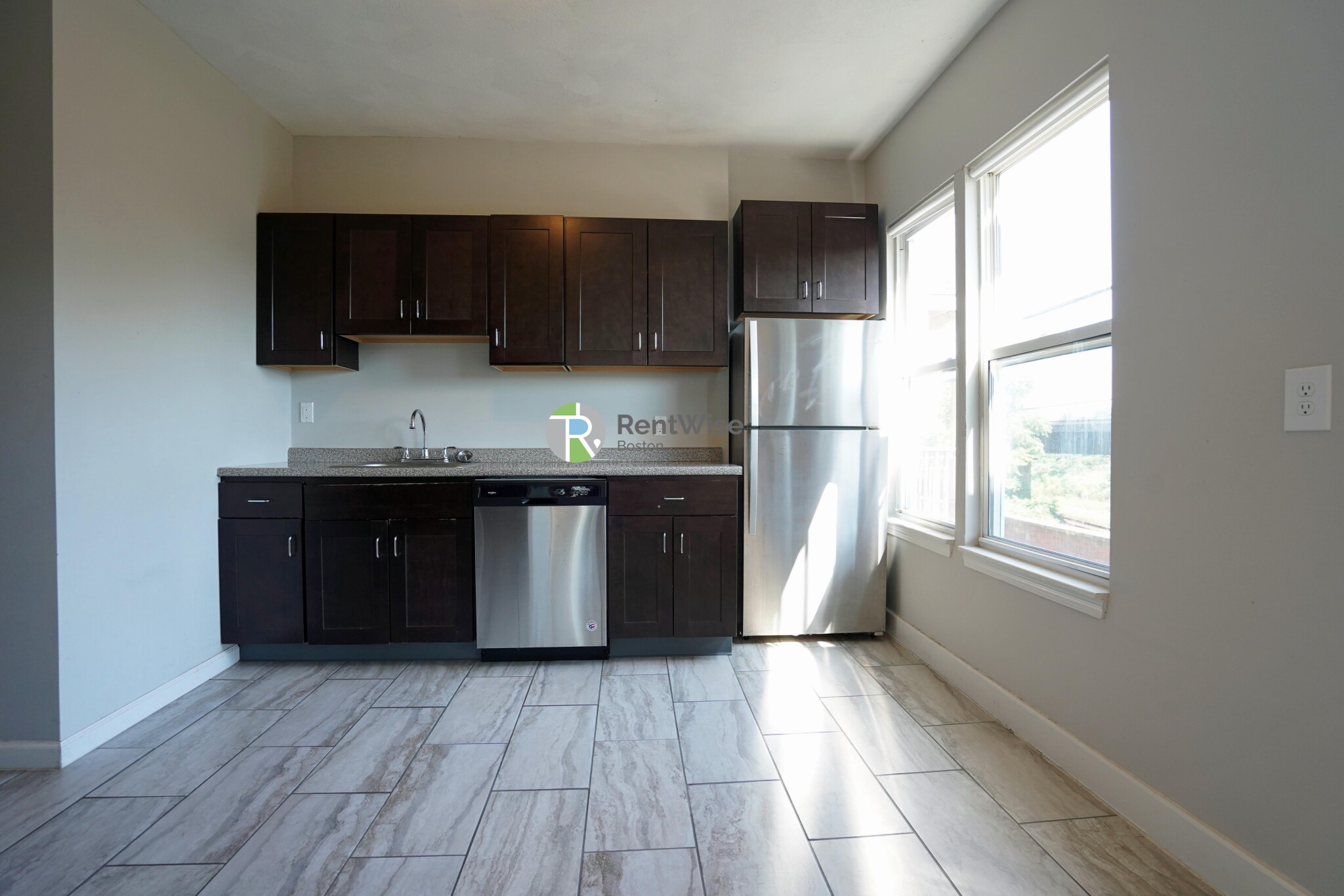 105 Sydney, Dorchester