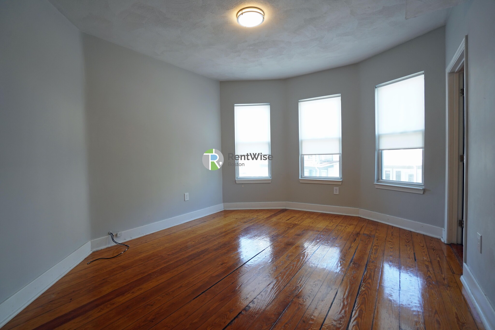 105 Sydney, Dorchester