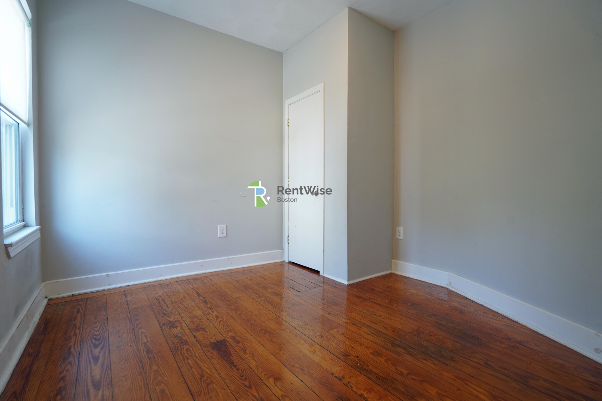 105 Sydney, Dorchester