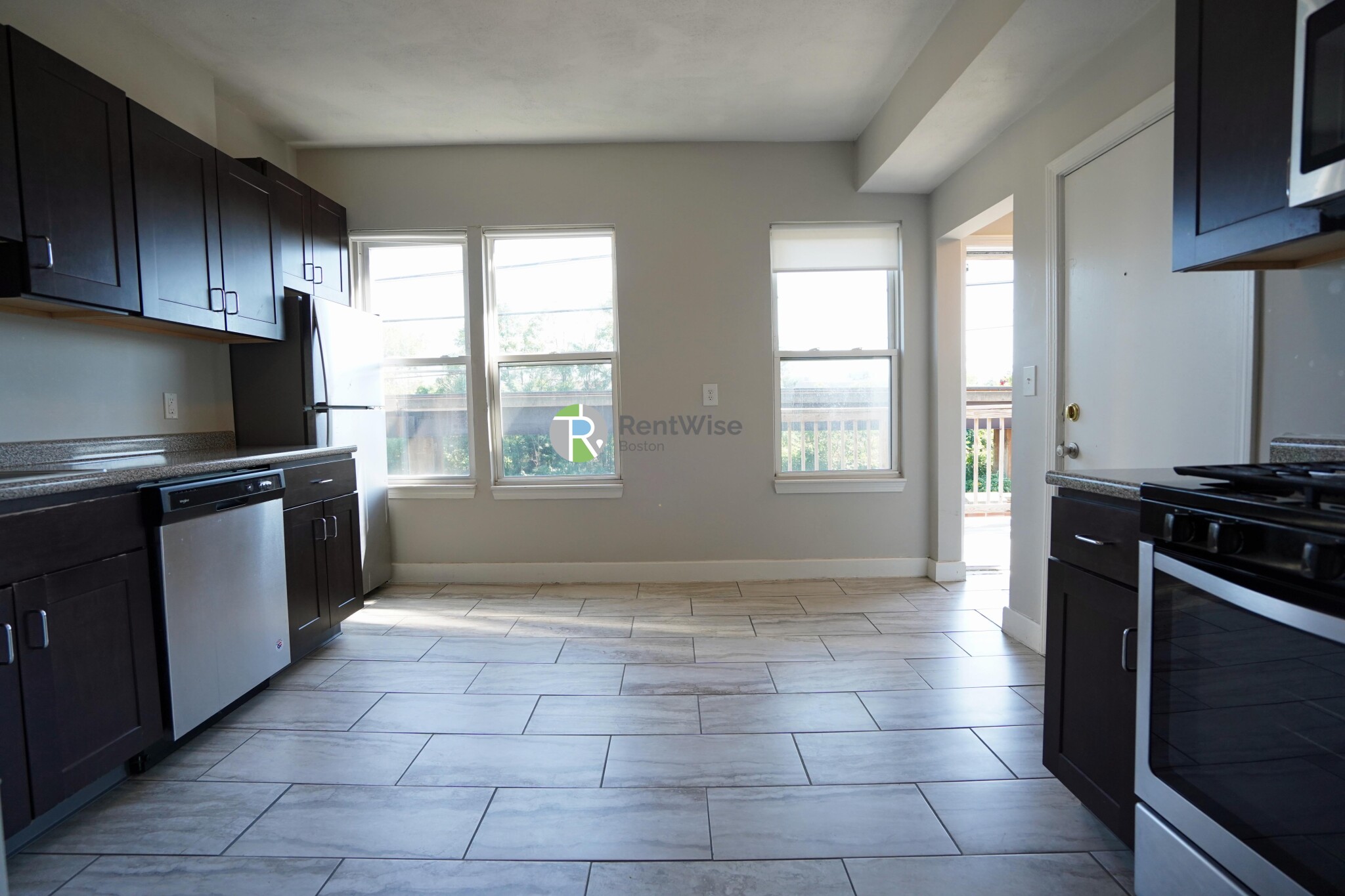 105 Sydney, Dorchester