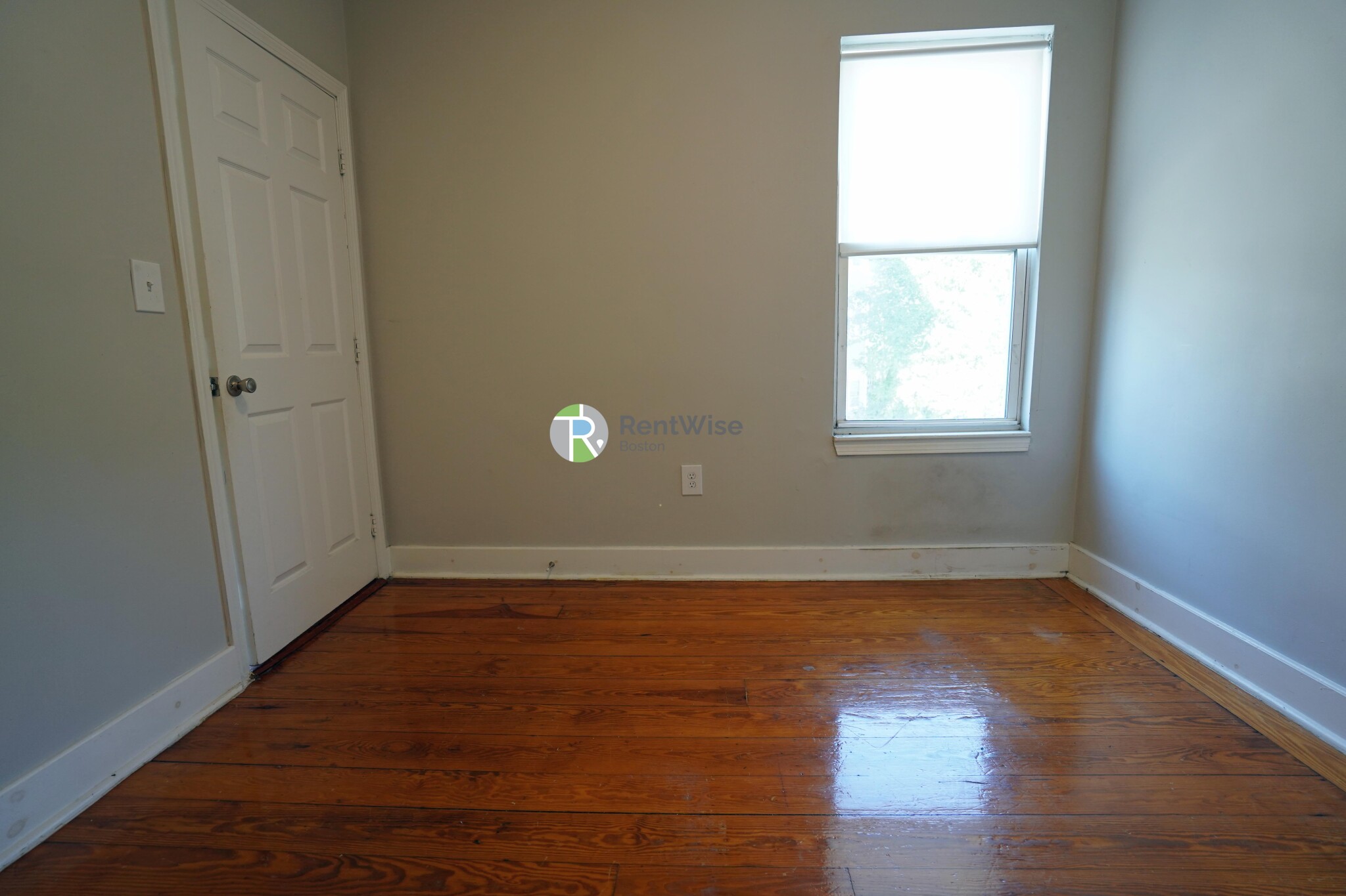 105 Sydney, Dorchester