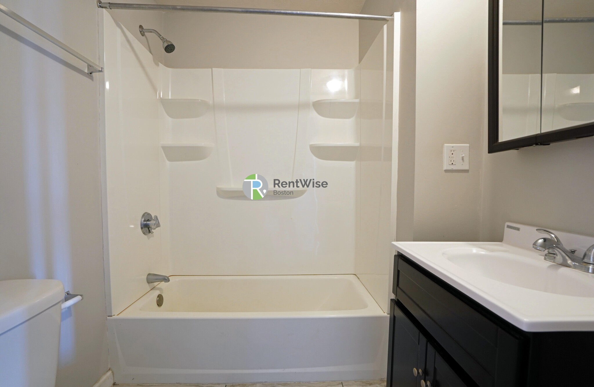 105 Sydney, Dorchester