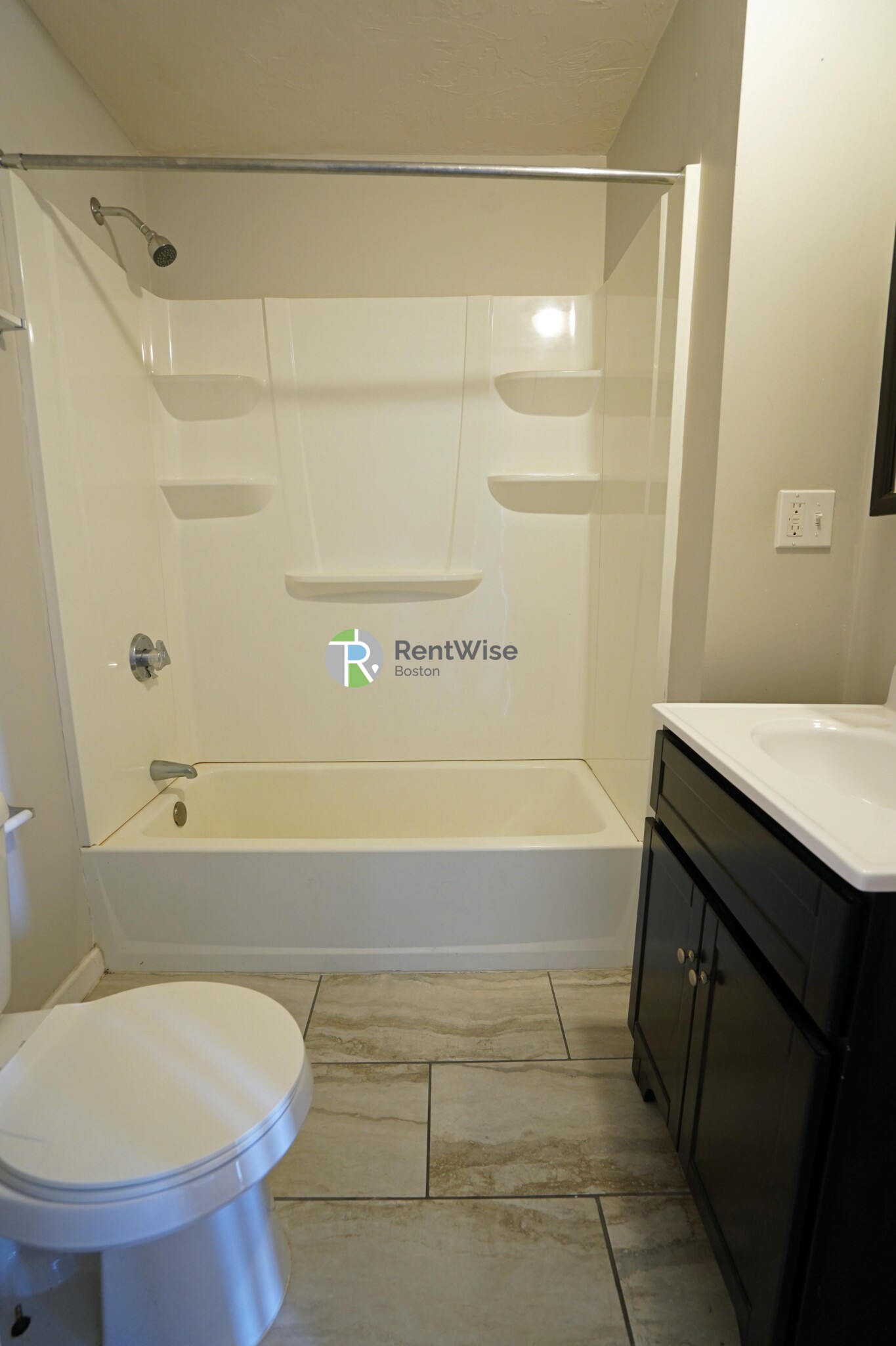 105 Sydney, Dorchester