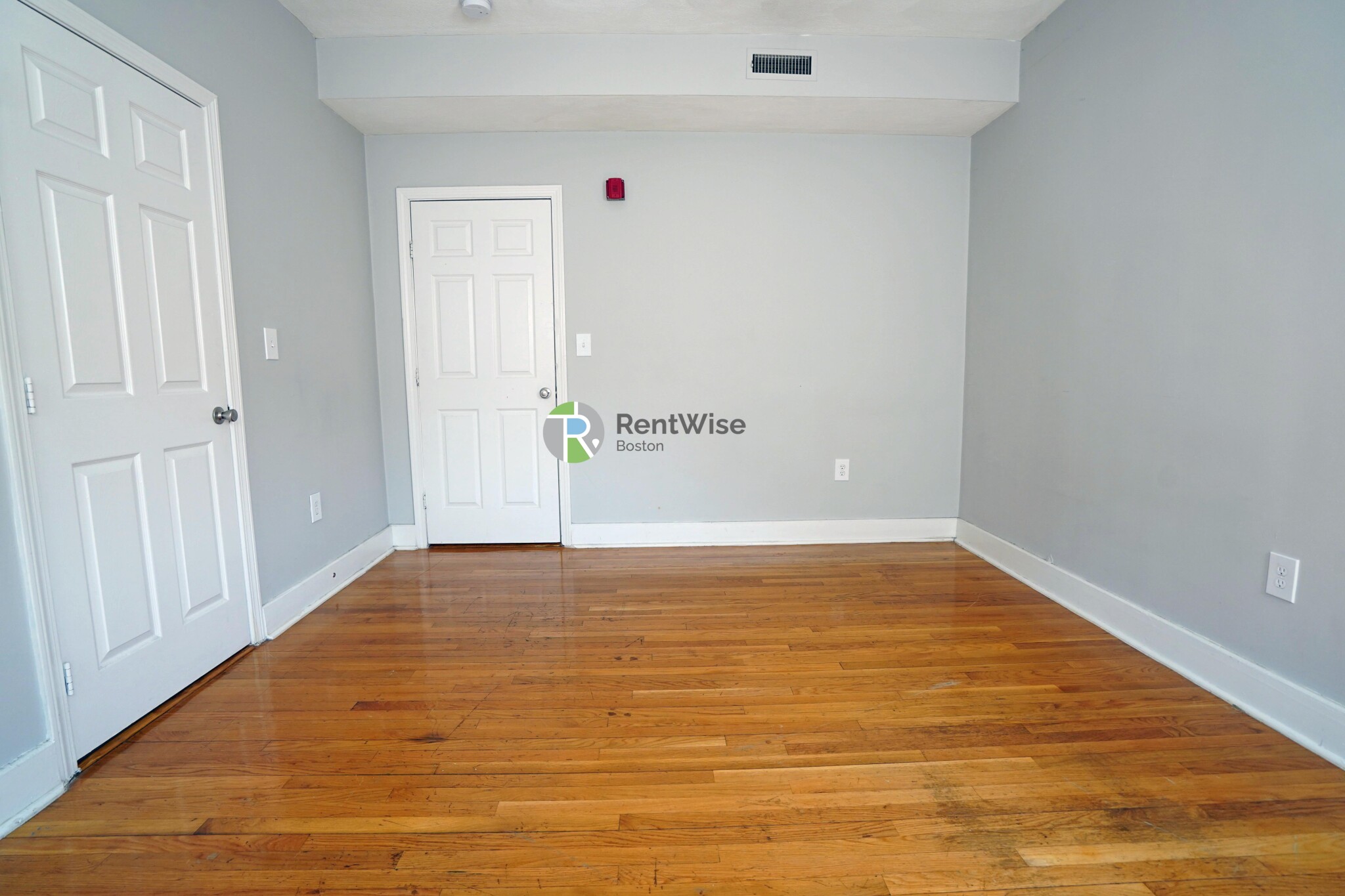 105 Sydney, Dorchester