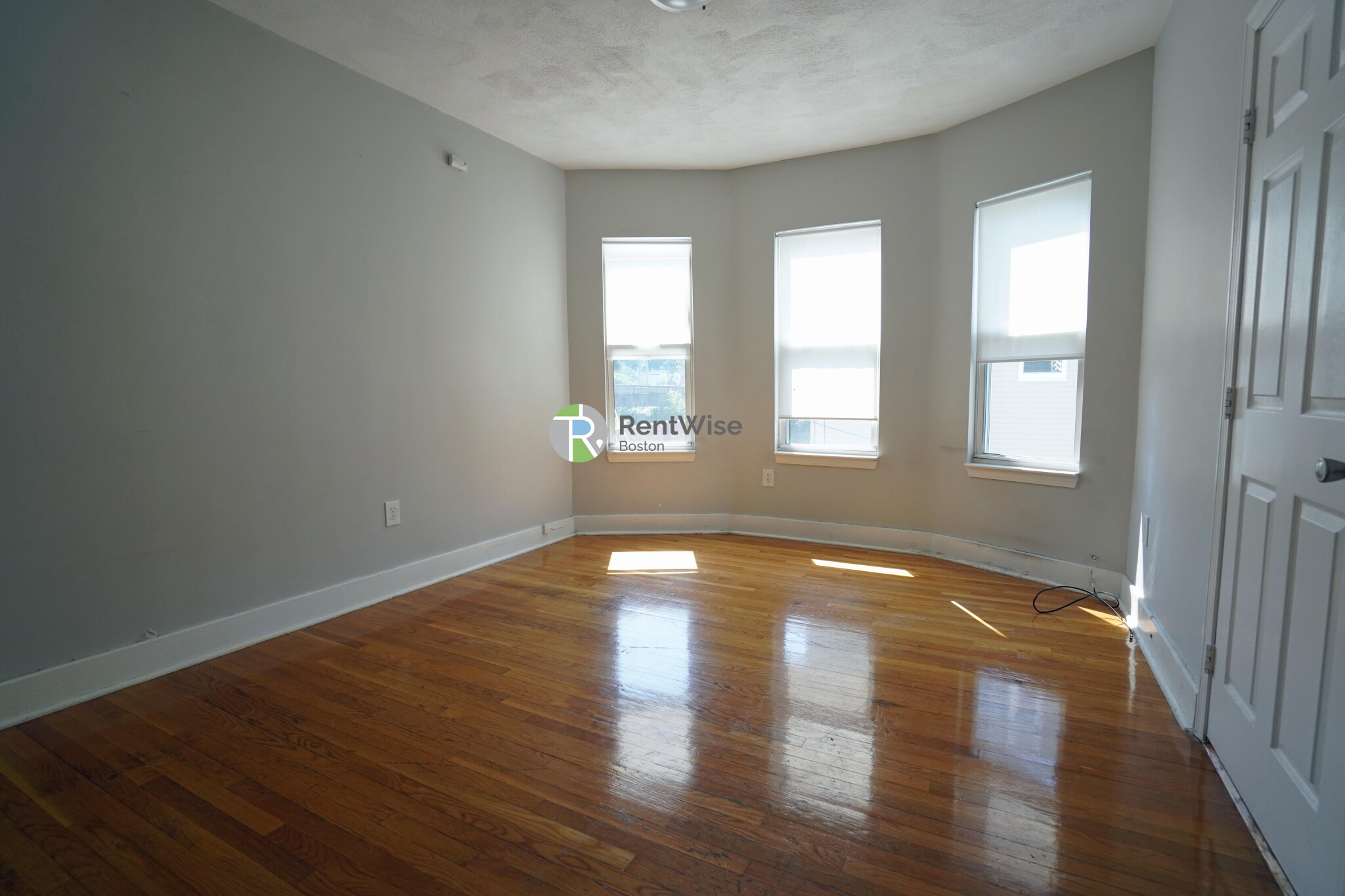 105 Sydney, Dorchester