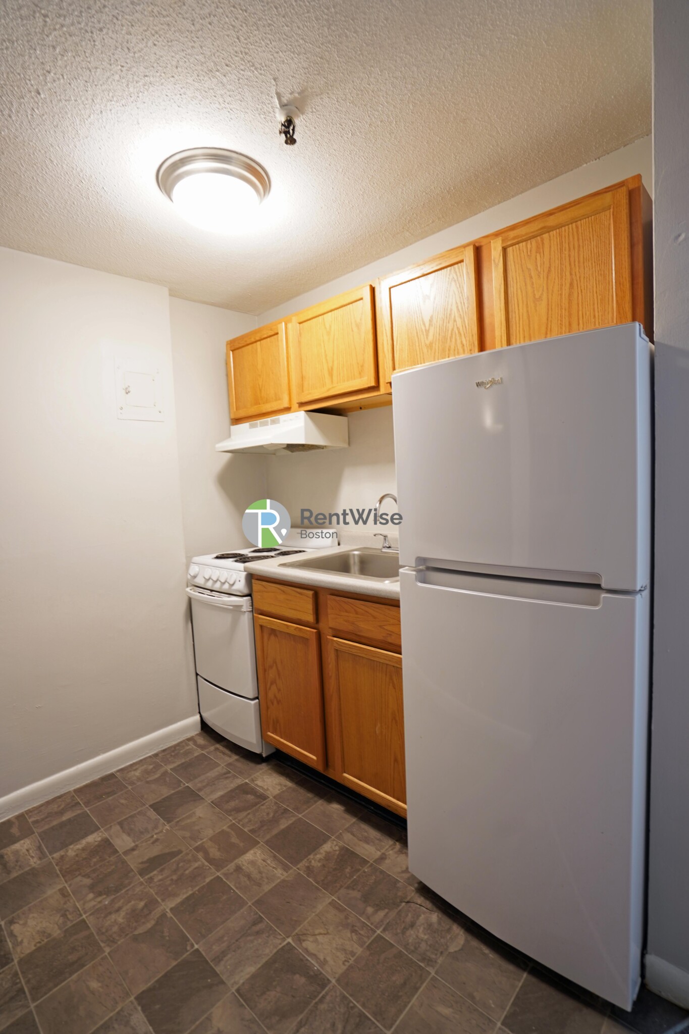 231 Harrison Ave, Chinatown