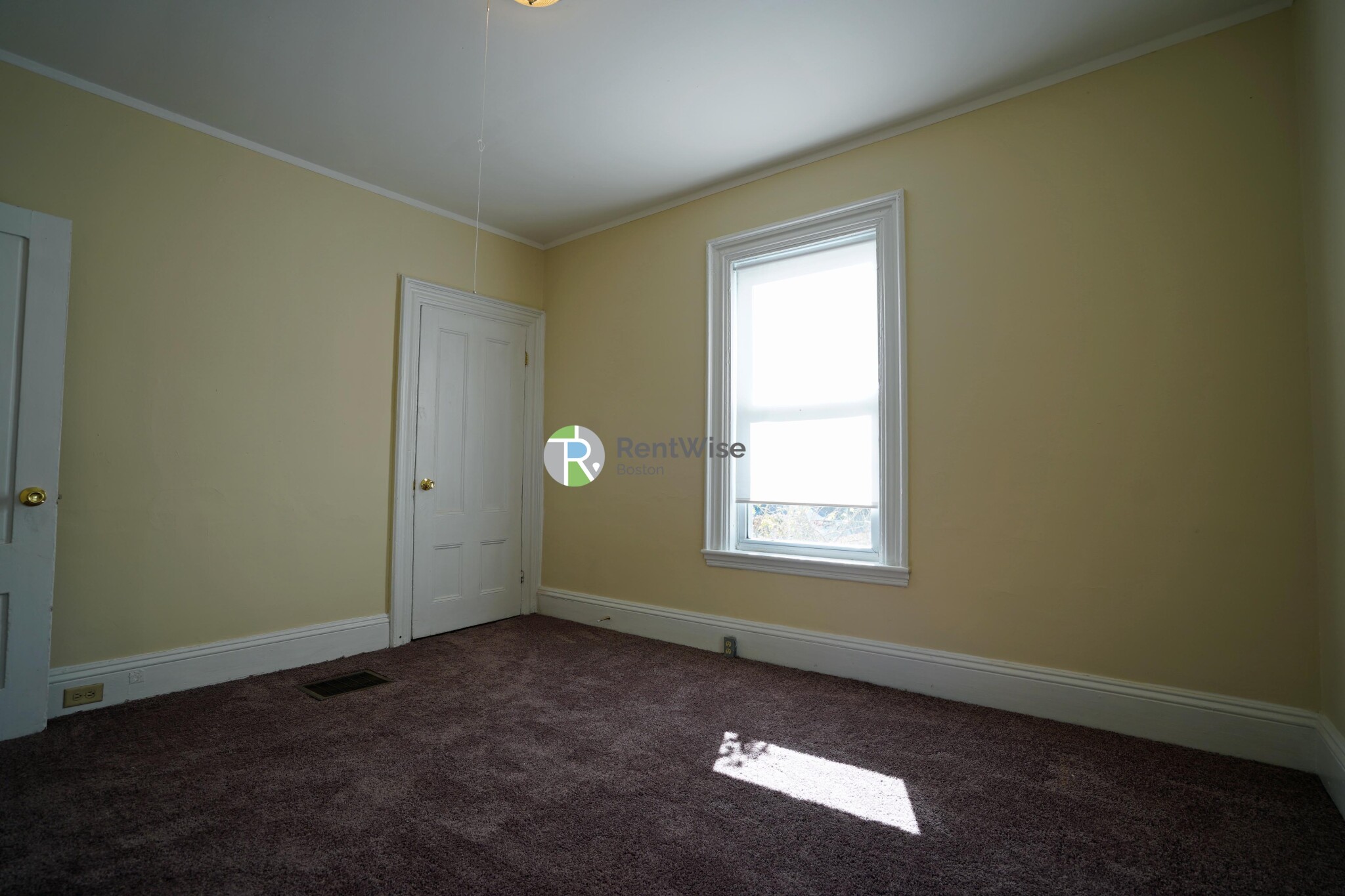 22 Greylock Rd, Allston