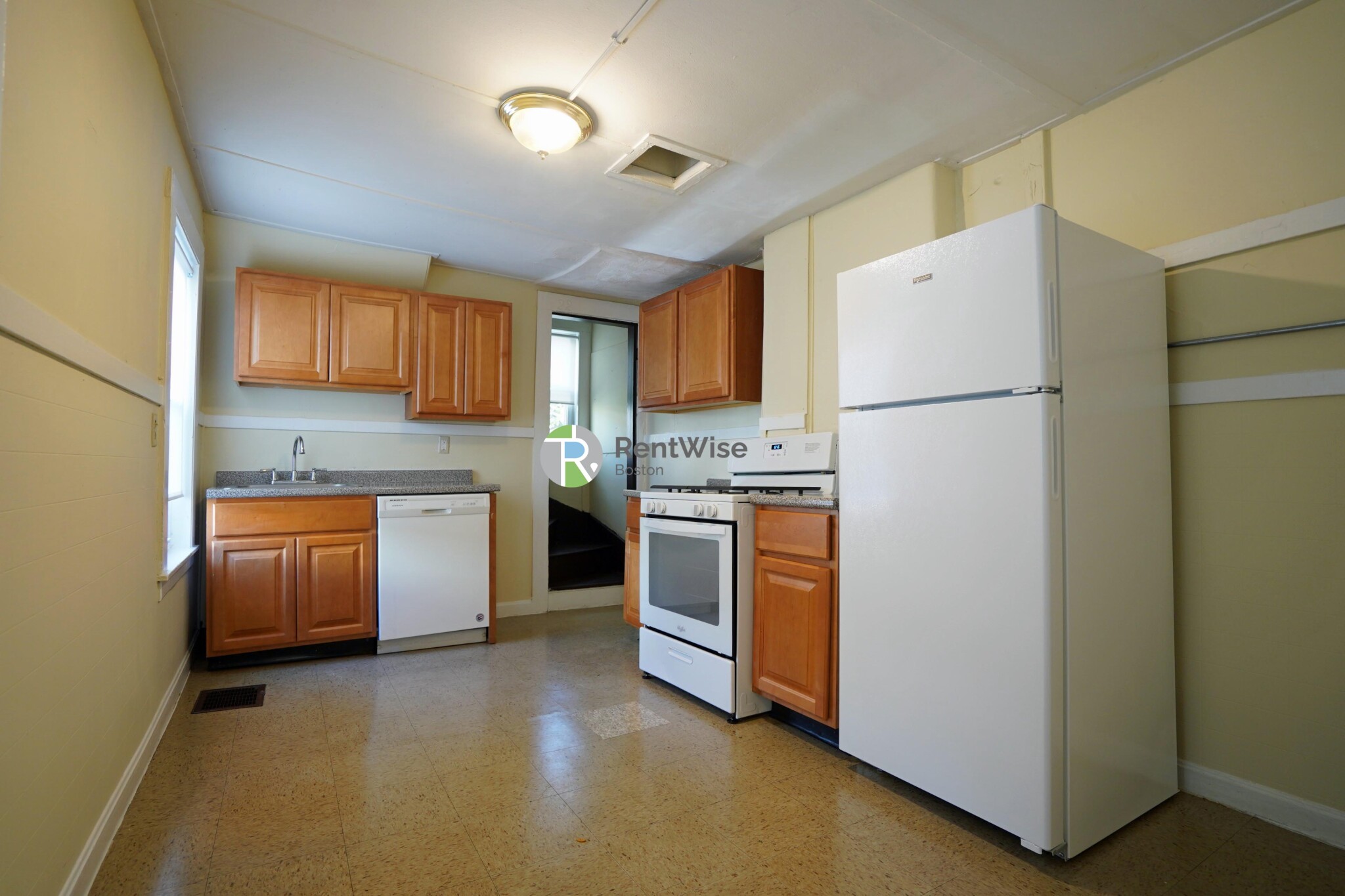 22 Greylock Rd, Allston