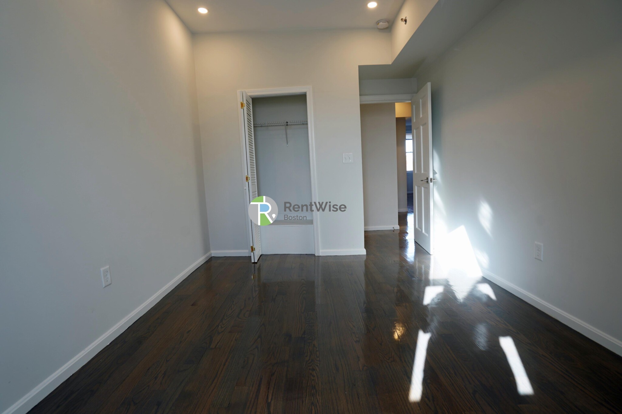 1406 Beacon St, Corey Hill