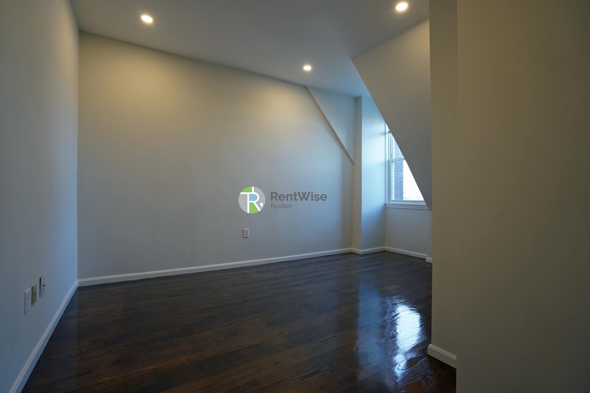 1406 Beacon St, Corey Hill