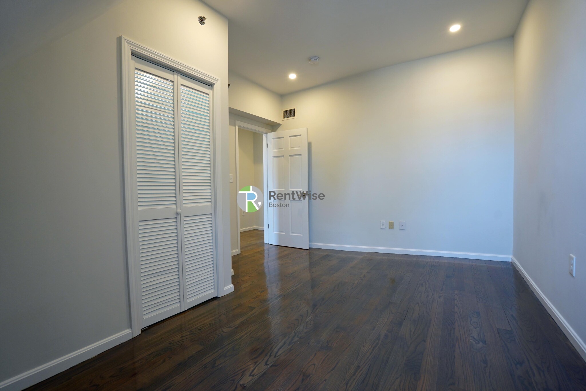 1406 Beacon St, Corey Hill