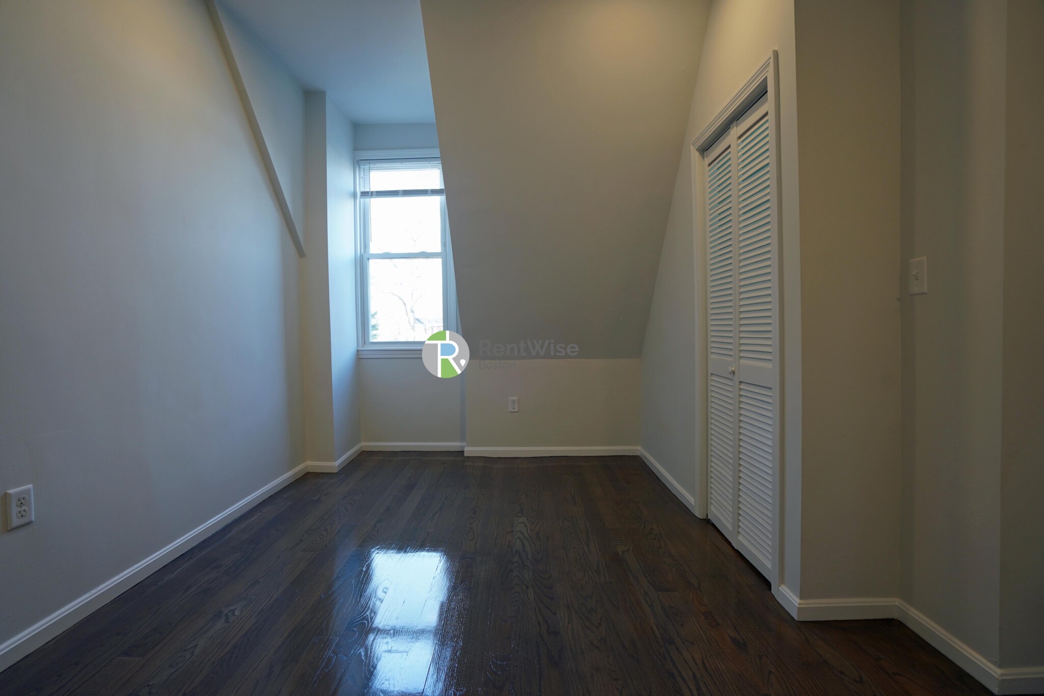 1406 Beacon St, Corey Hill