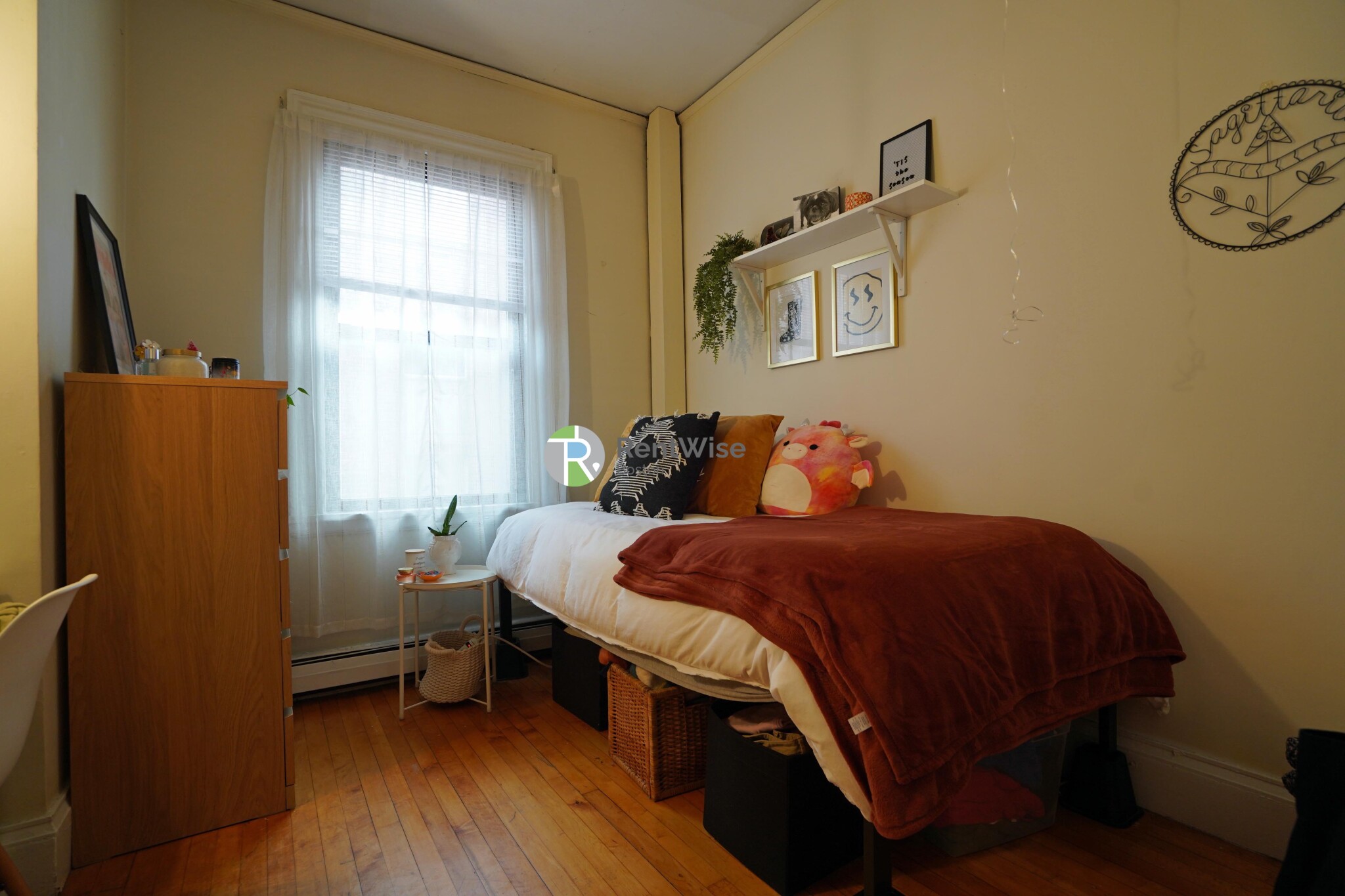 72 Gardner St, Allston