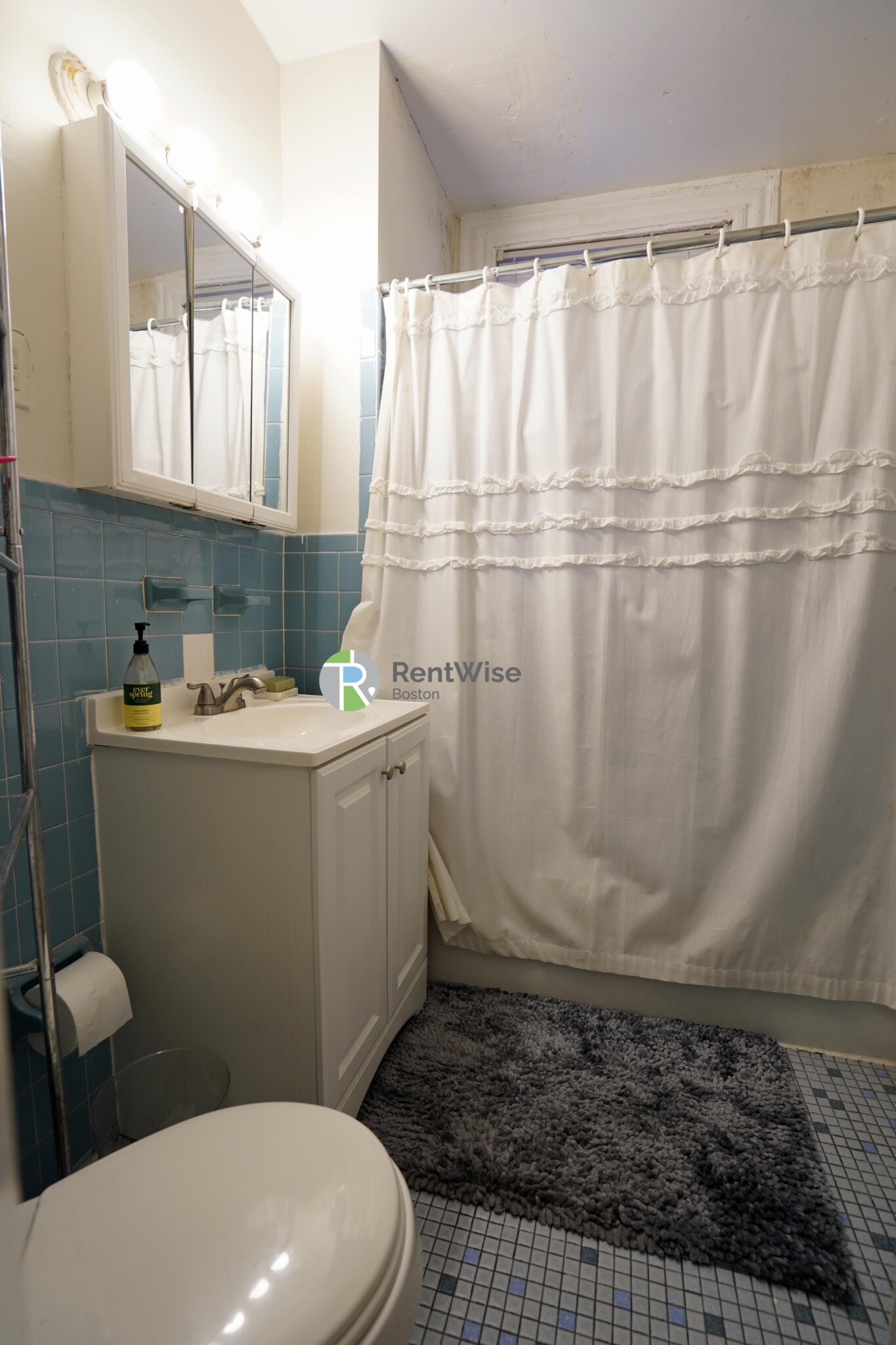 72 Gardner St, Allston